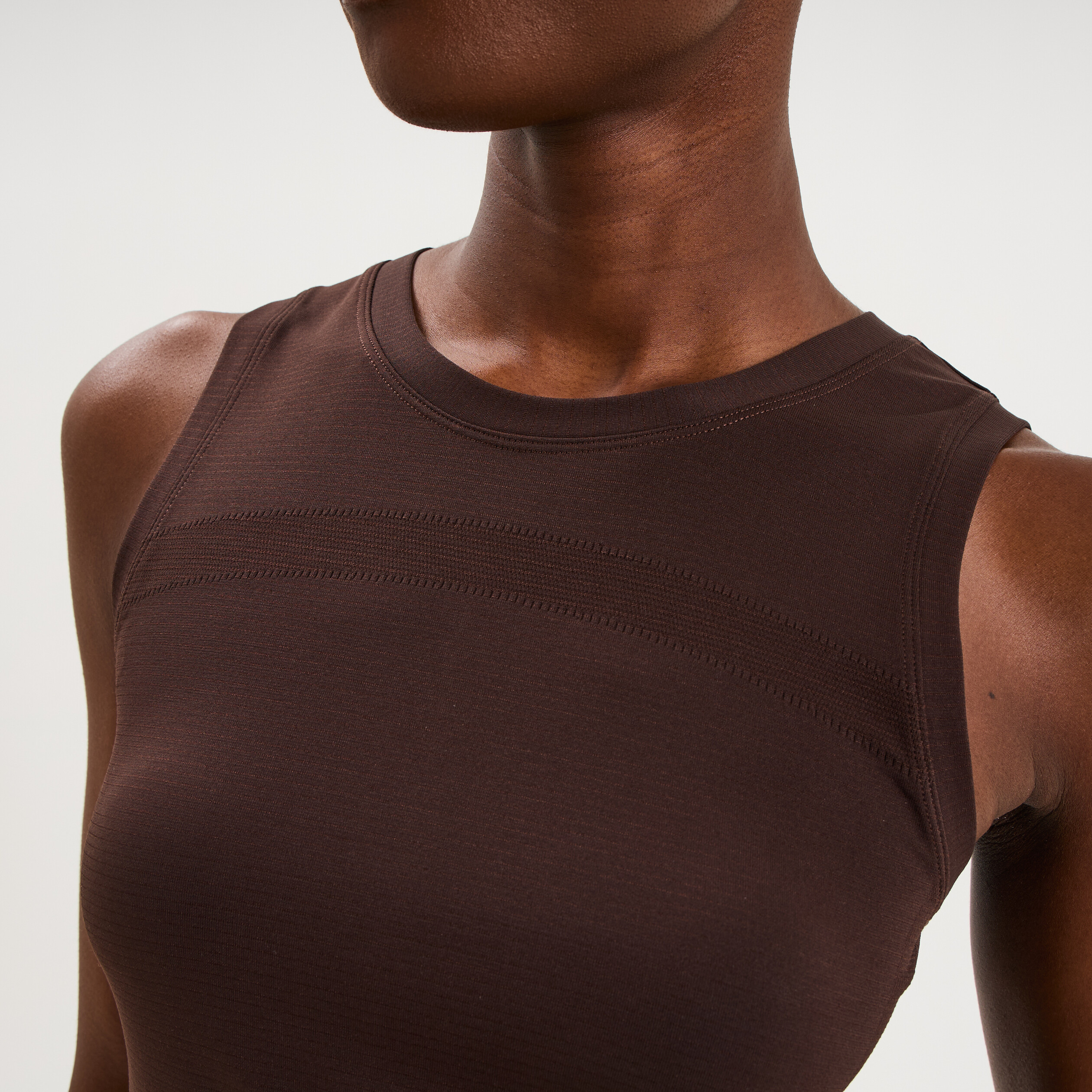 D&eacute;bardeur de sport fluide marron fonc&eacute; femme