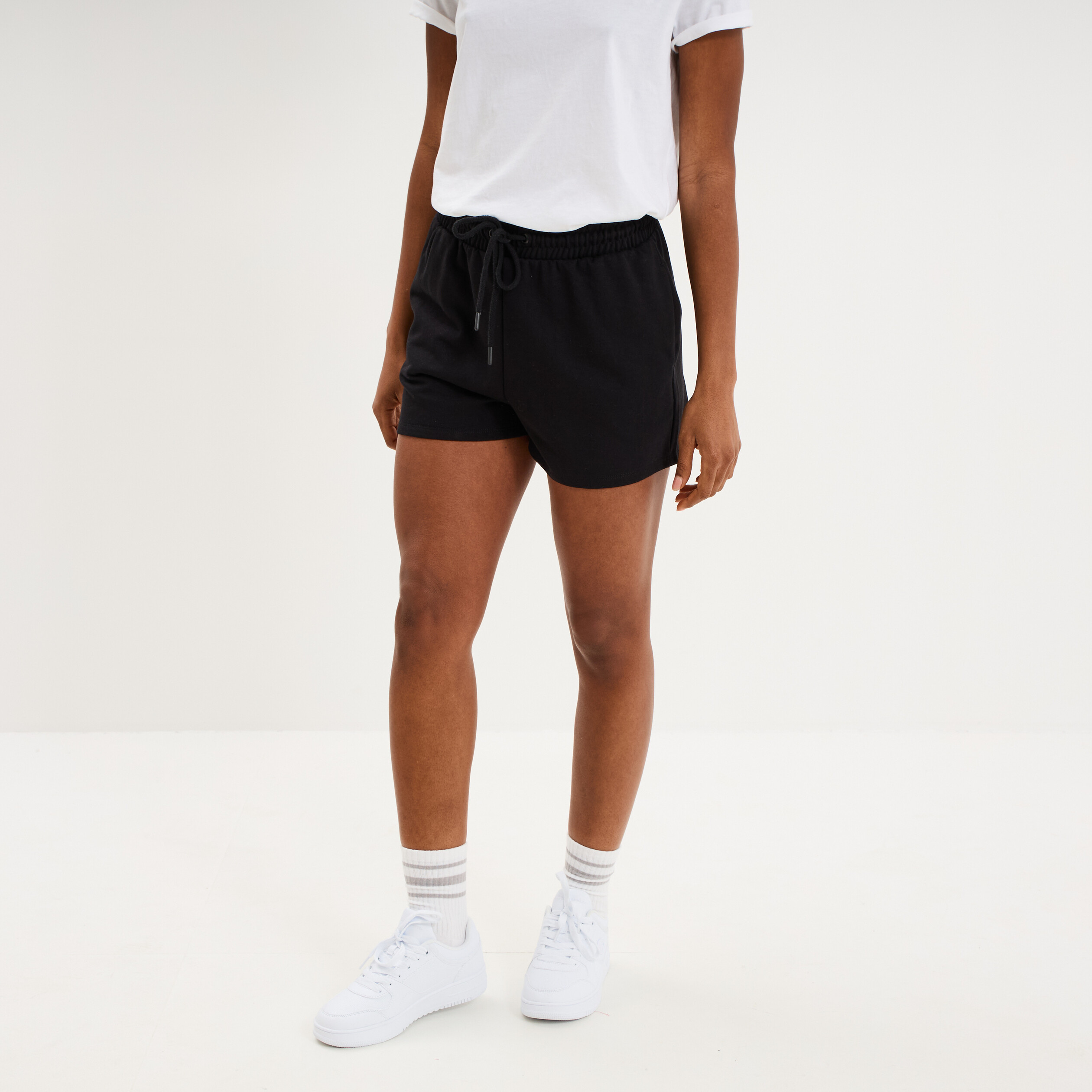 Short de jogging molletonn&eacute; ajust&eacute; noir femme