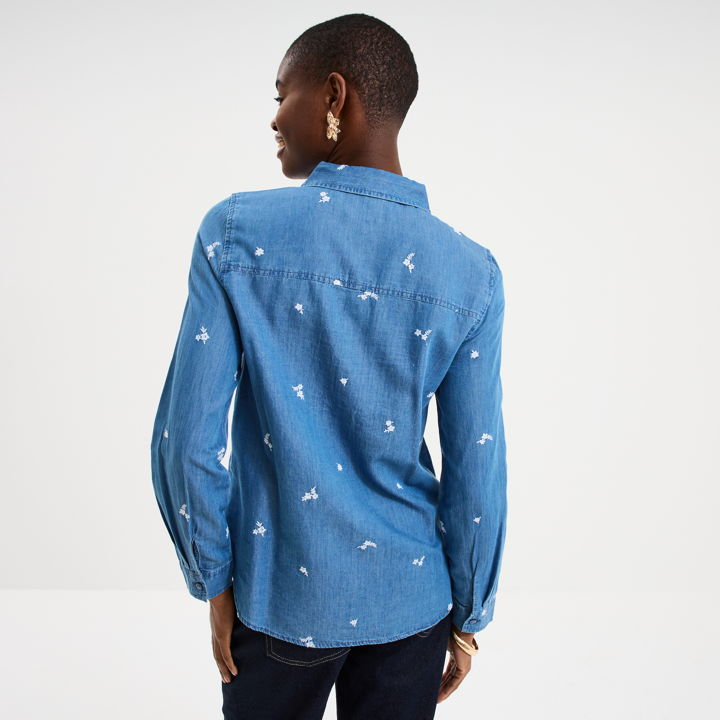Chemise en jean brod&eacute;e bleu femme