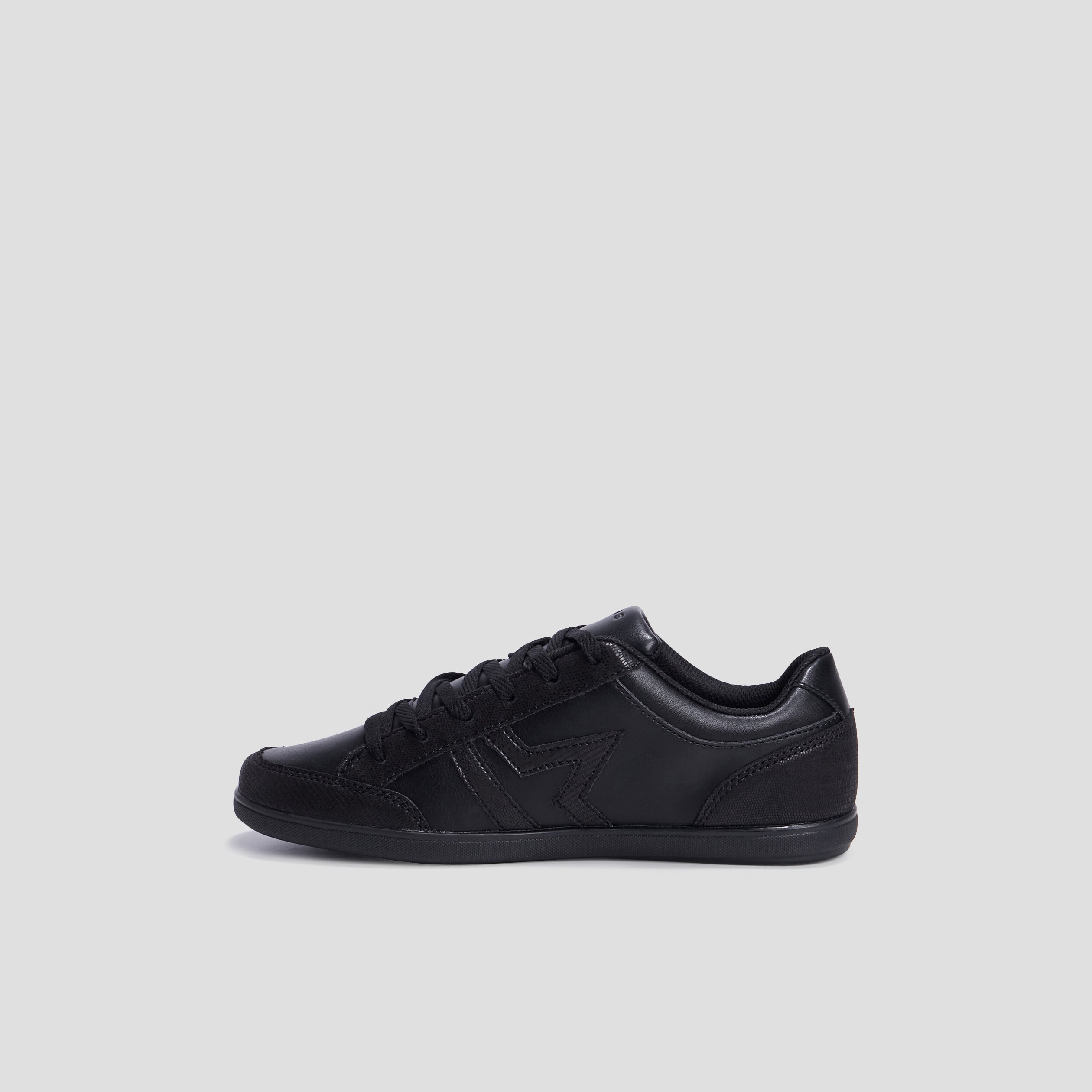 Tennis basses &agrave; lacets noir femme
