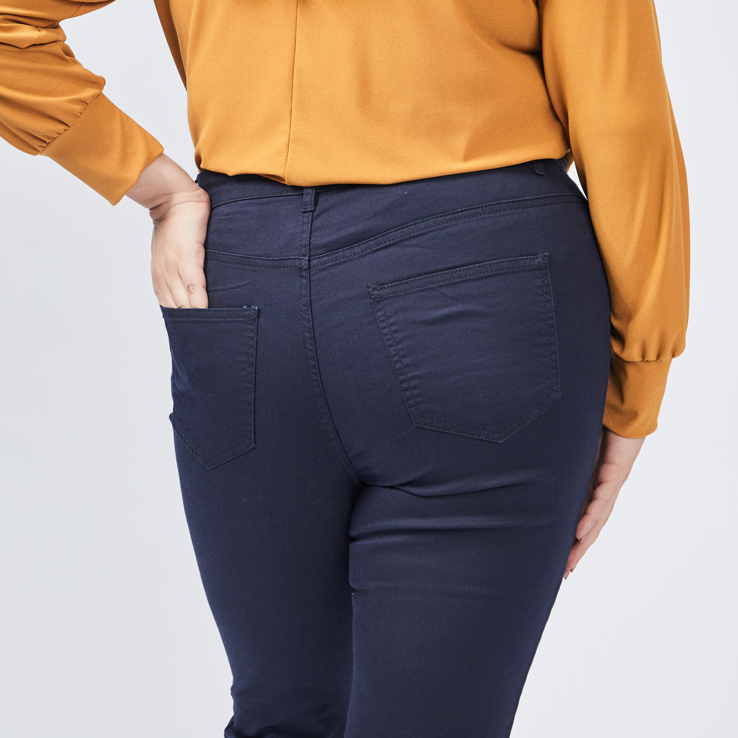 pantalon slim taille haute et elastiquee bleu marine femmegt Pantalon slim taille haute et élastiquée bleu marine femme grande taille