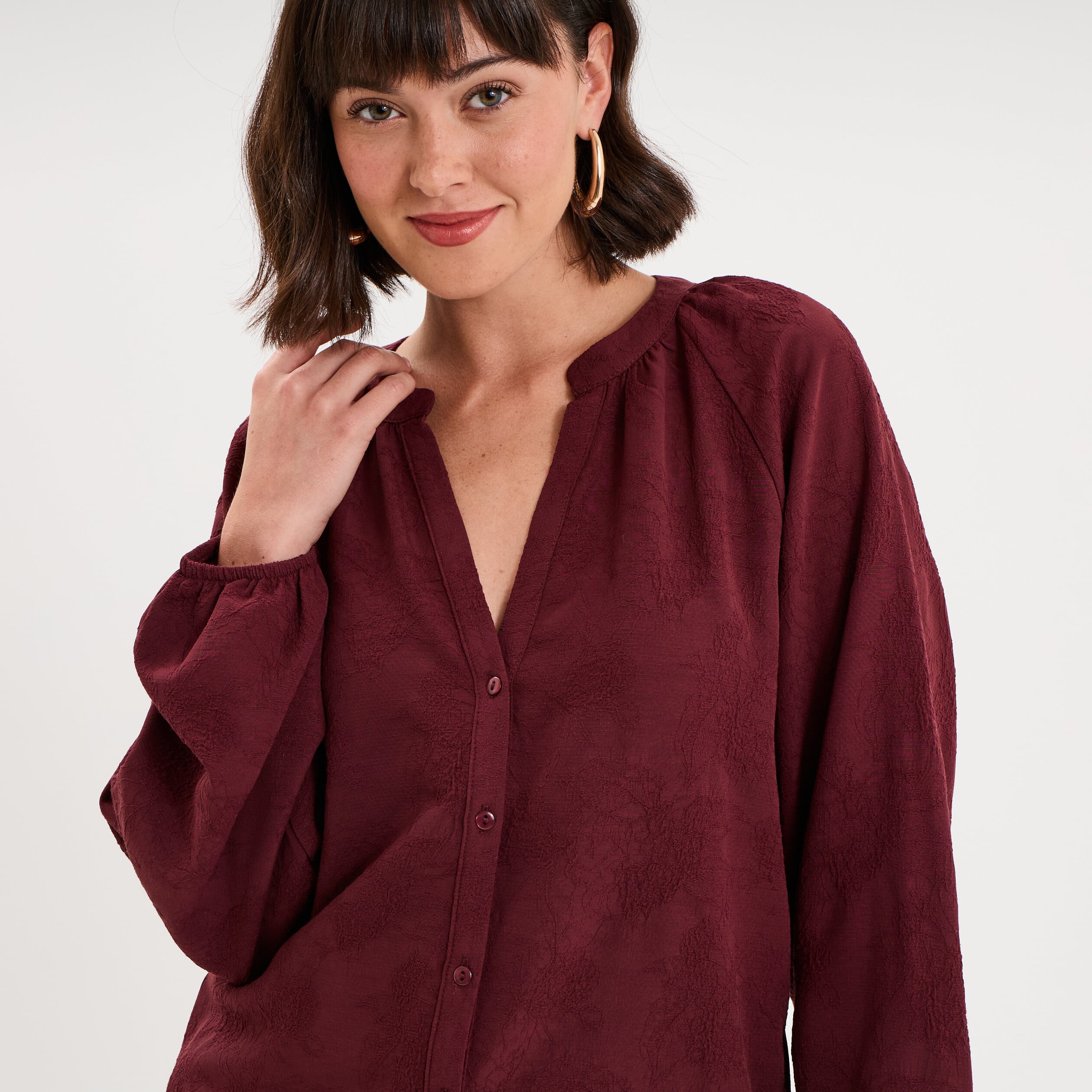 Chemise brod&eacute;e manches longues violet fonc&eacute; femme