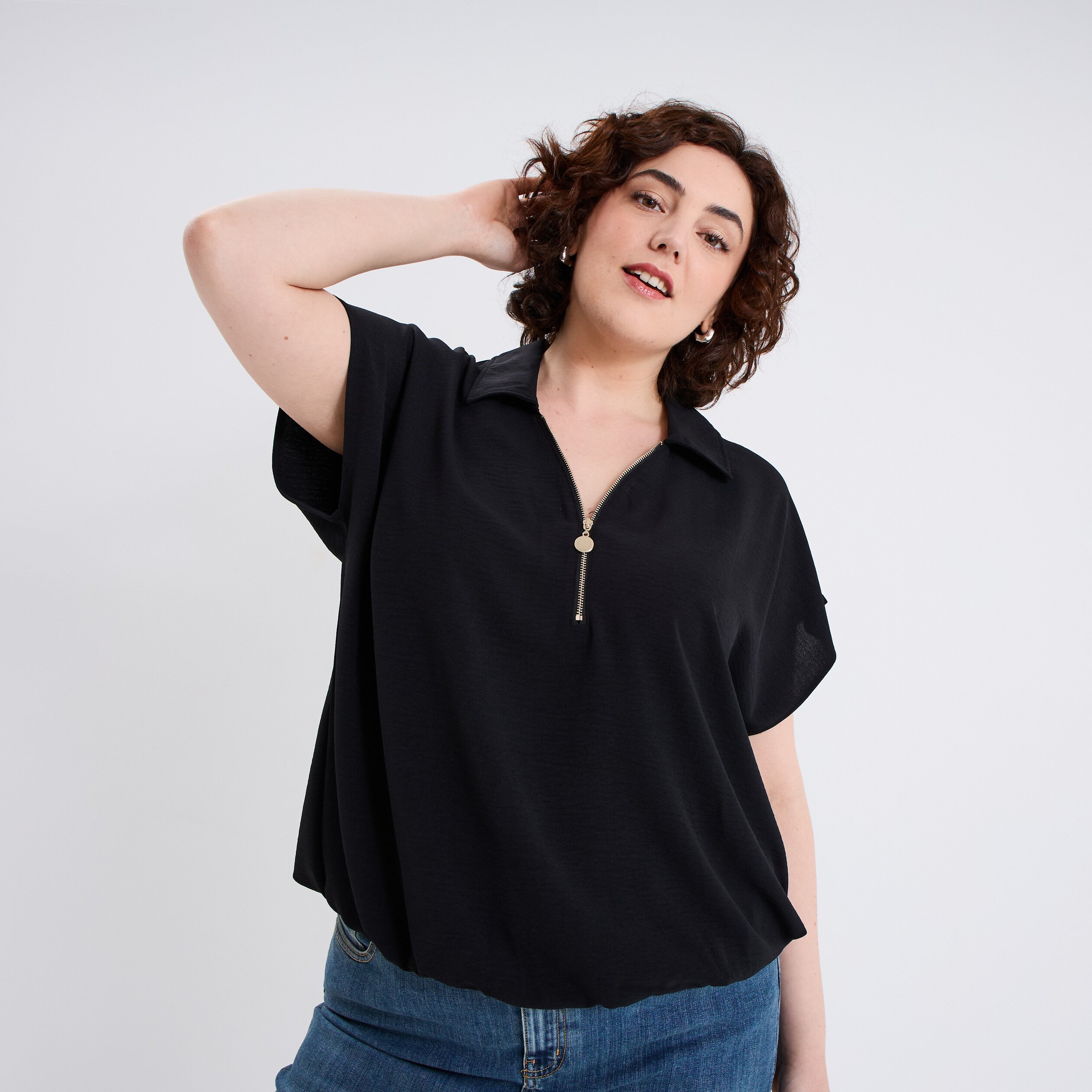 blouse effet satin manches courtes noir femmegt Blouse effet satin manches courtes noir femme grande taille