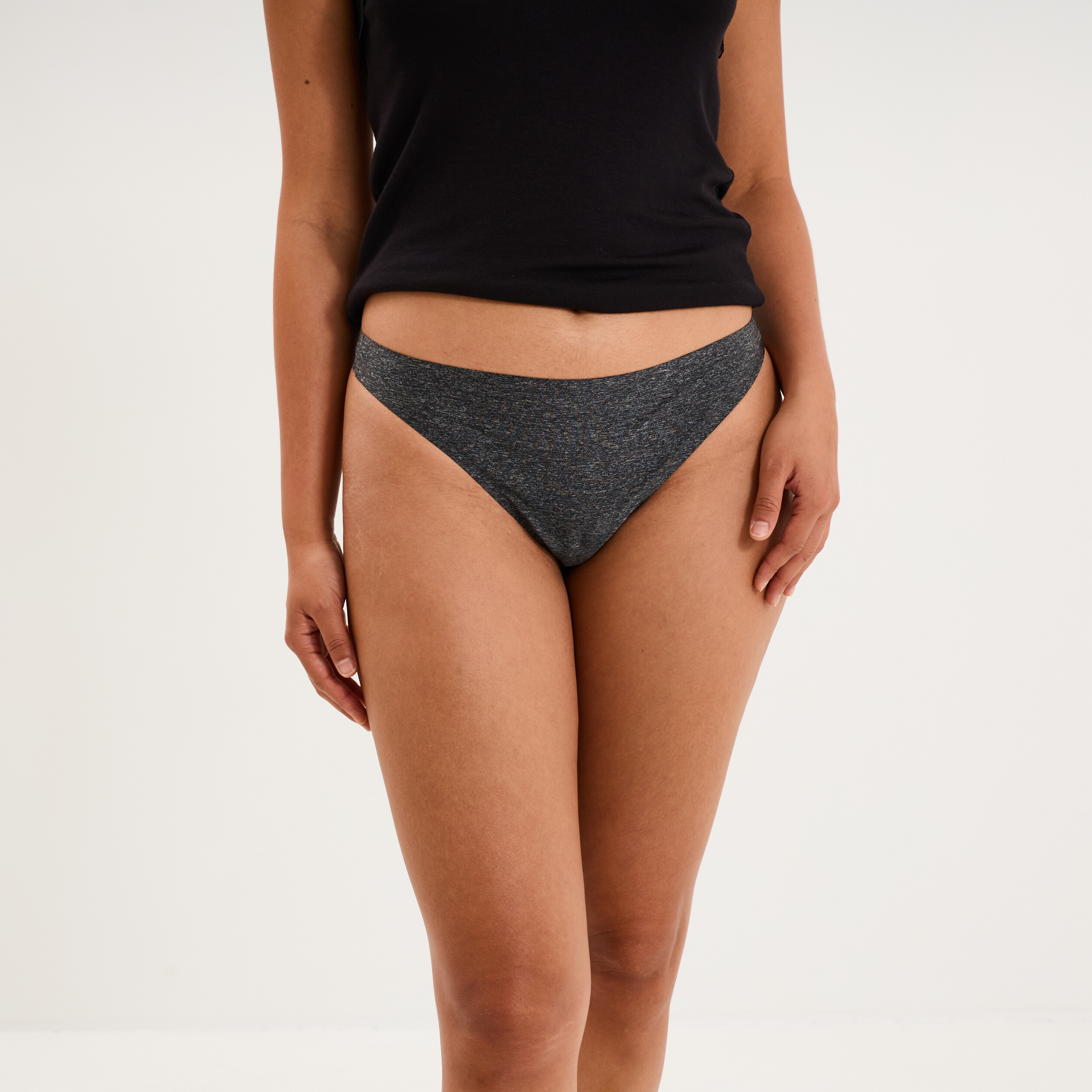 String microfibre sans coutures gris fonc&eacute; femme