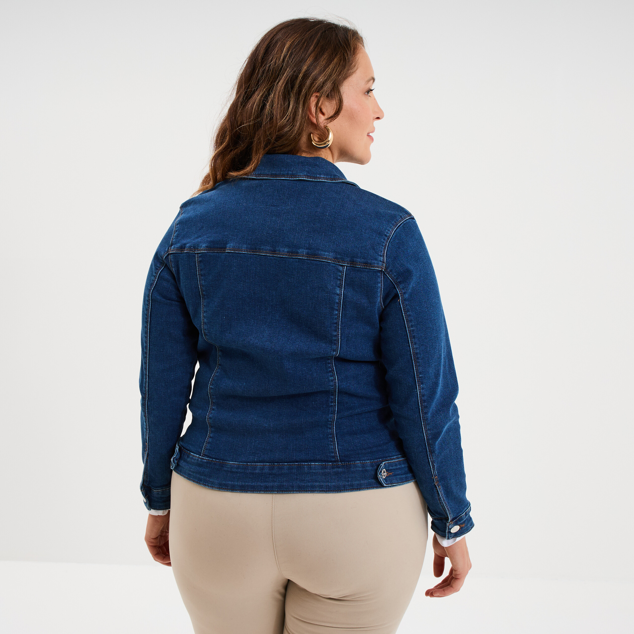 Veste courte en jean boutonn&eacute;e denim stone femme grande taille