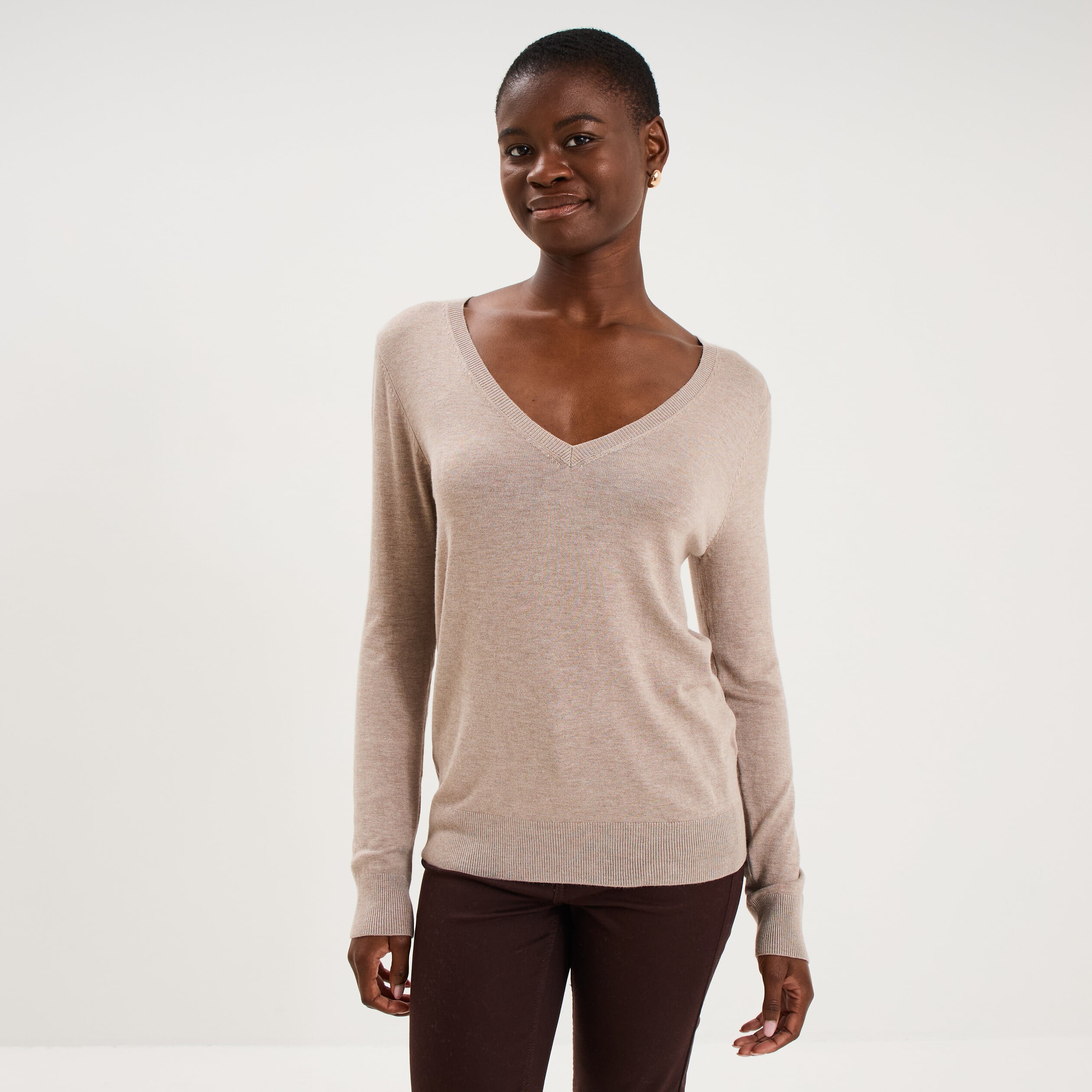 Pull col en V manches longues beige femme