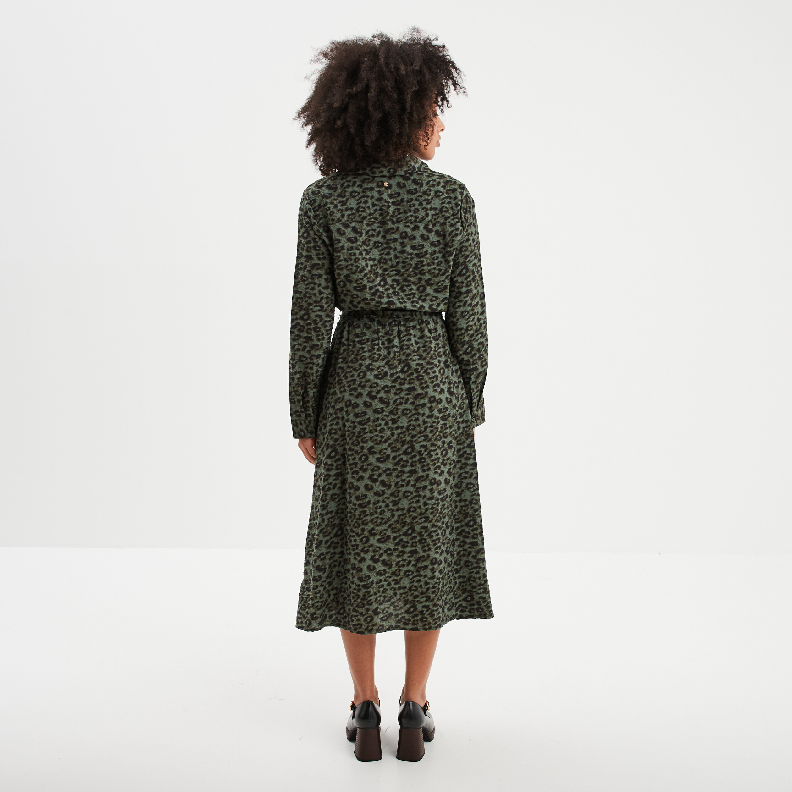 Robe chemise longue nou&eacute;e vert kaki femme