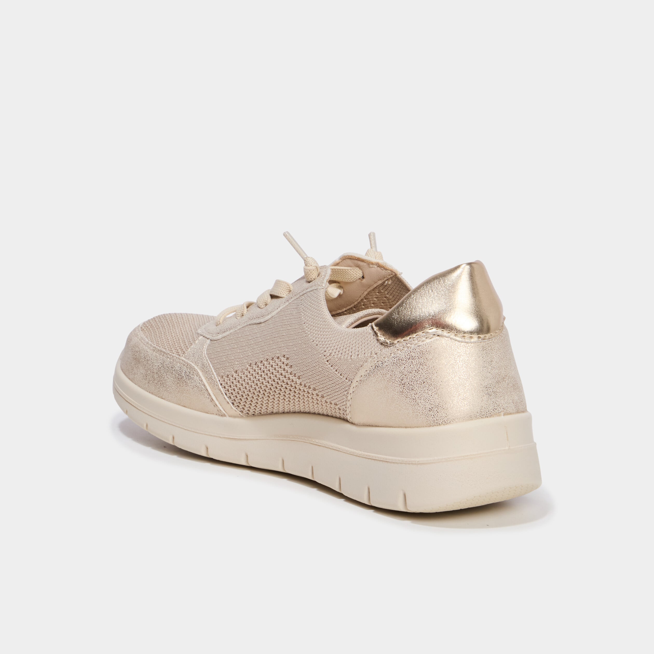 Tennis basses &agrave; lacets pied large sable femme