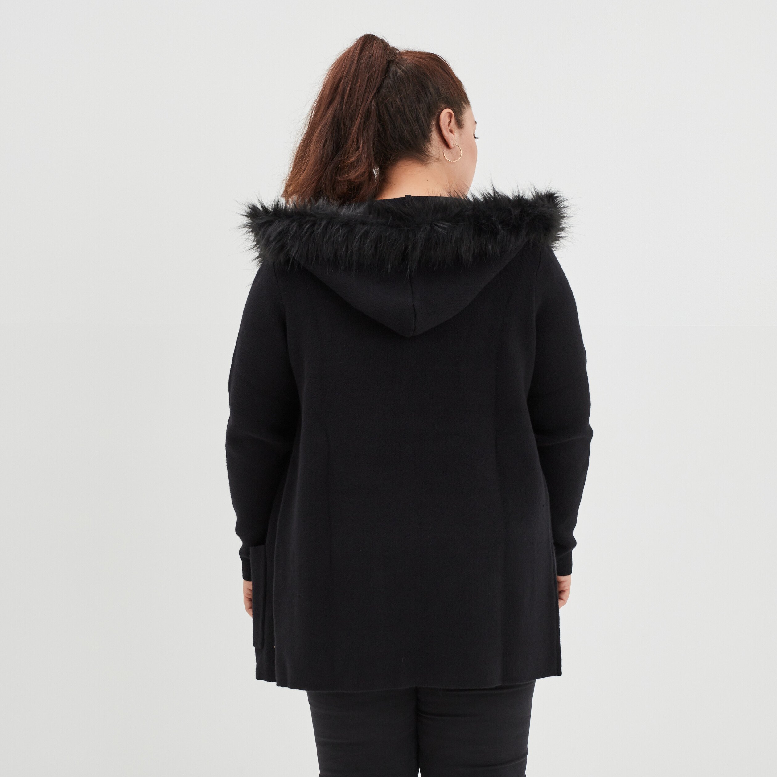 Gilet long capuche et fausse fourrure noir femme grande taille