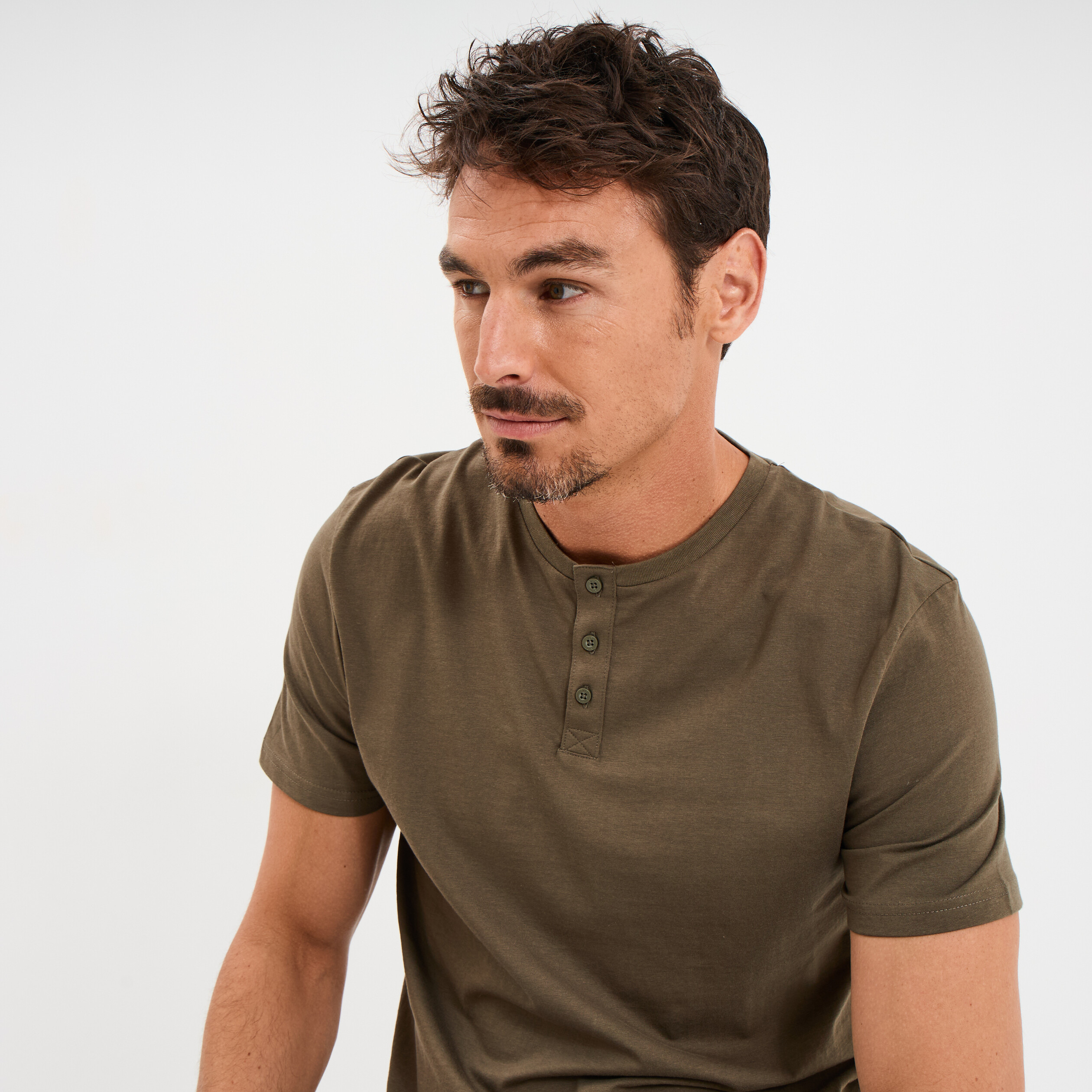 t shirt col tunisien manches courtes vert kaki homme T-shirt col tunisien manches courtes vert kaki homme