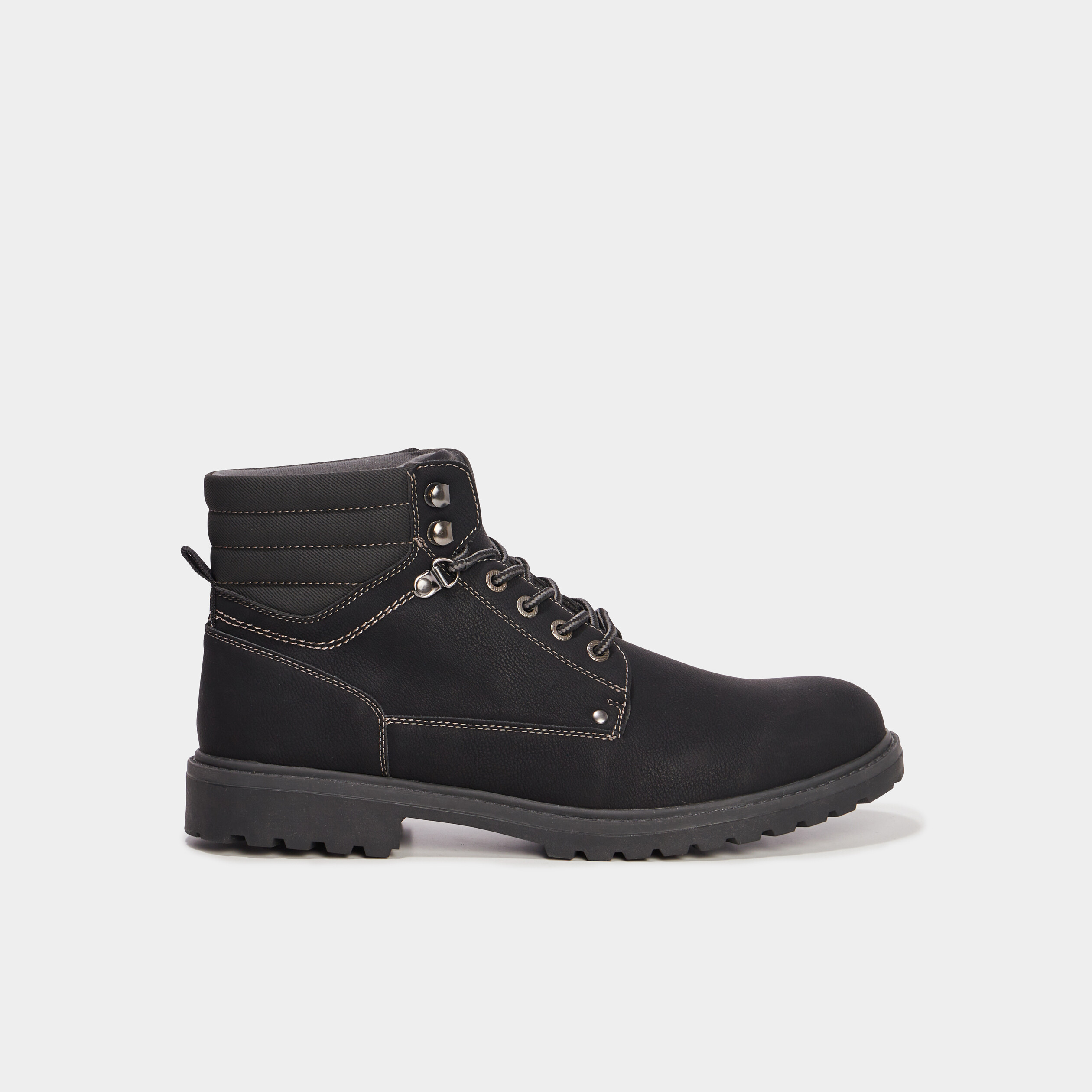 Bottines montantes crant&eacute;es &agrave; lacets noir homme
