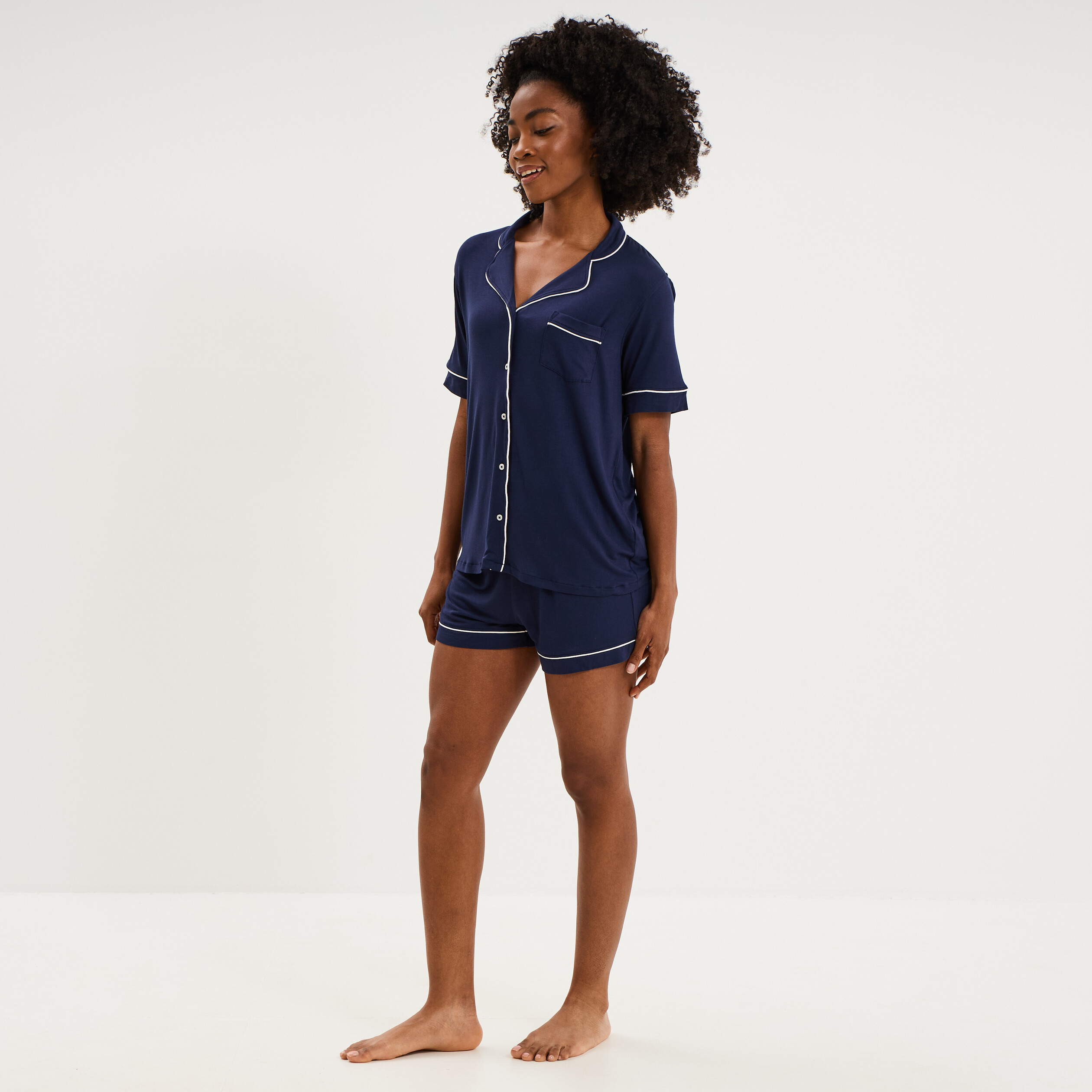 Ensemble pyjama fluide short et chemise bleu marine femme