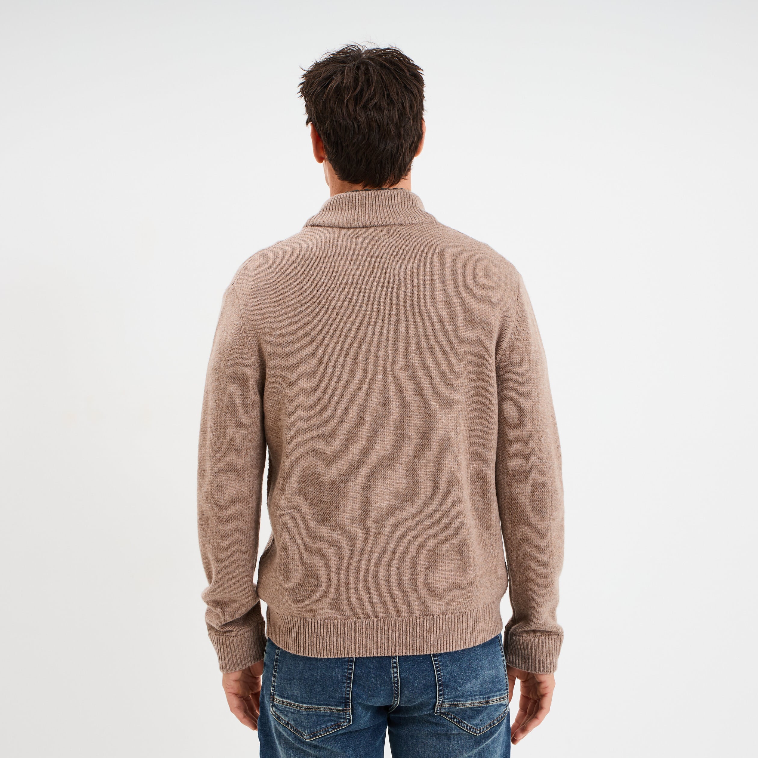 Pull col montant boutonn&eacute; et torsades taupe homme