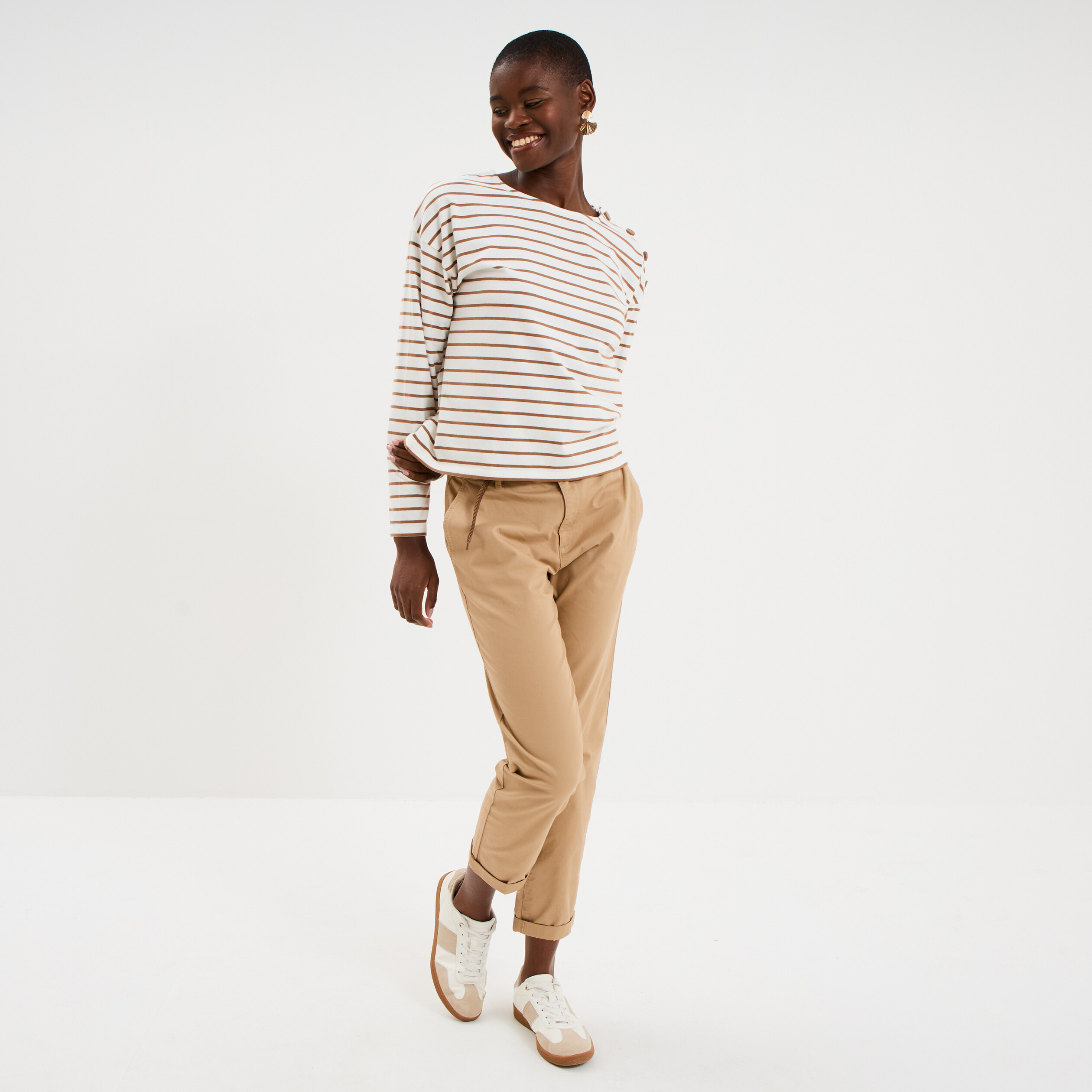 Pantalon chino 7/8&egrave;me ceinture tress&eacute;e beige femme