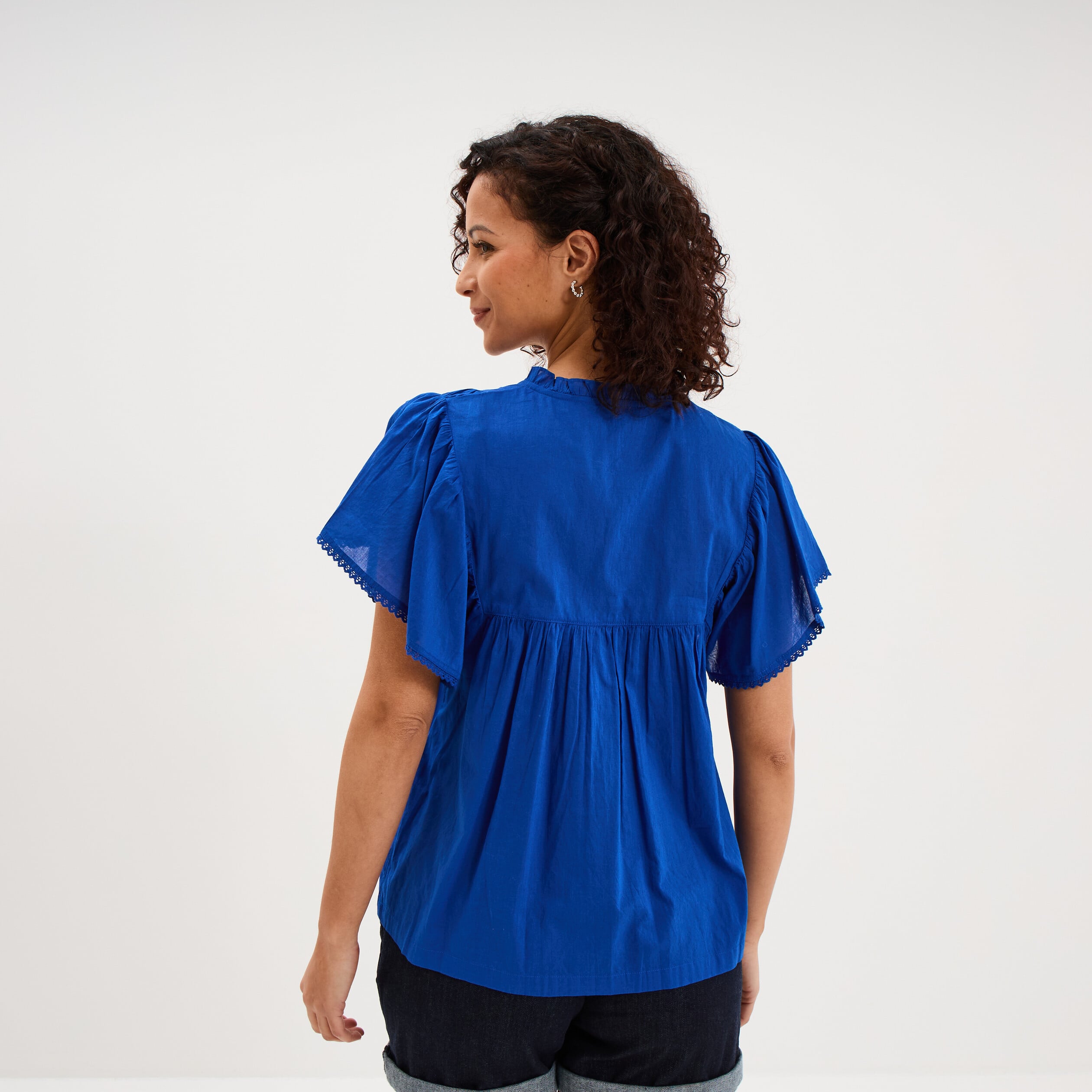 Blouse fluide l&eacute;g&egrave;re avec volants coton bleu electrique femme