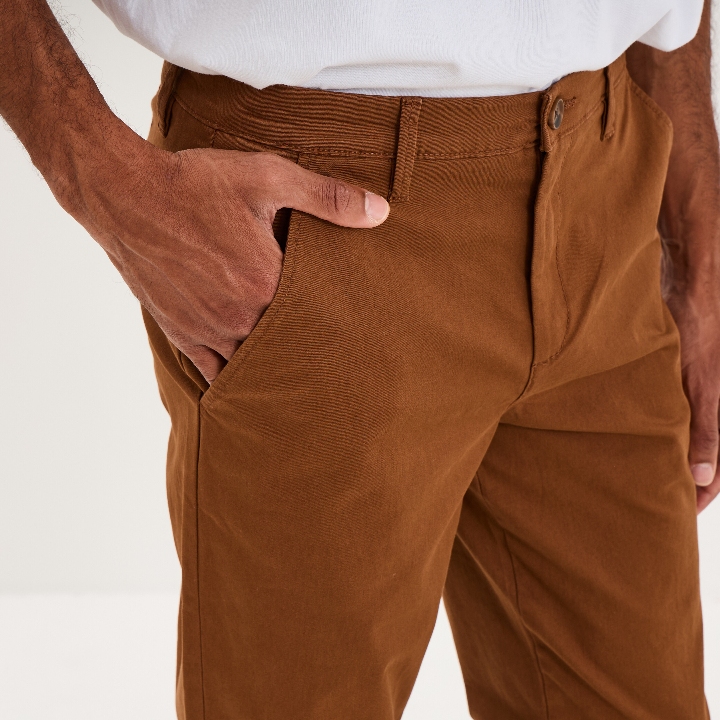 Pantalon chino droit stretch camel homme