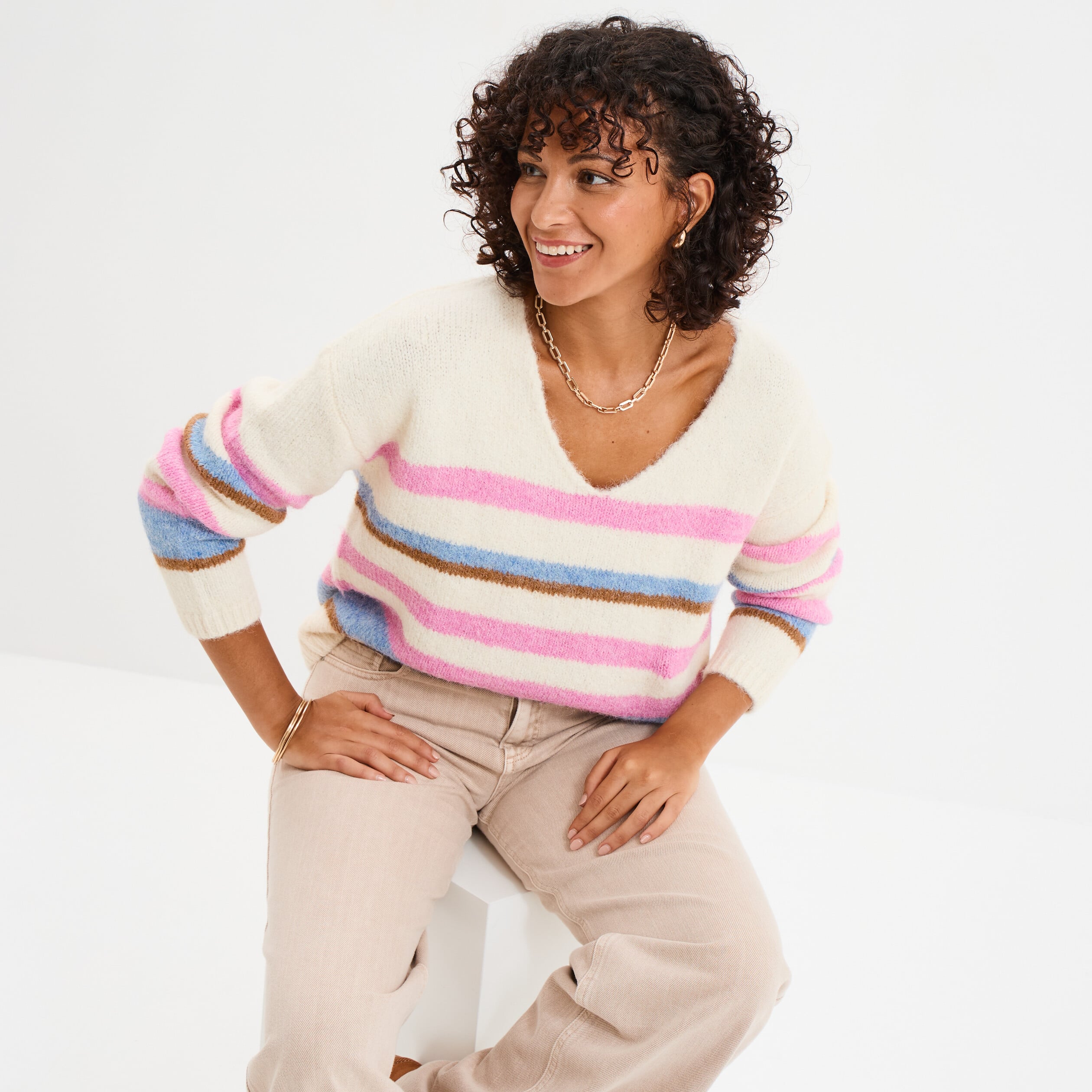 Pull col en V manches longues ecru femme