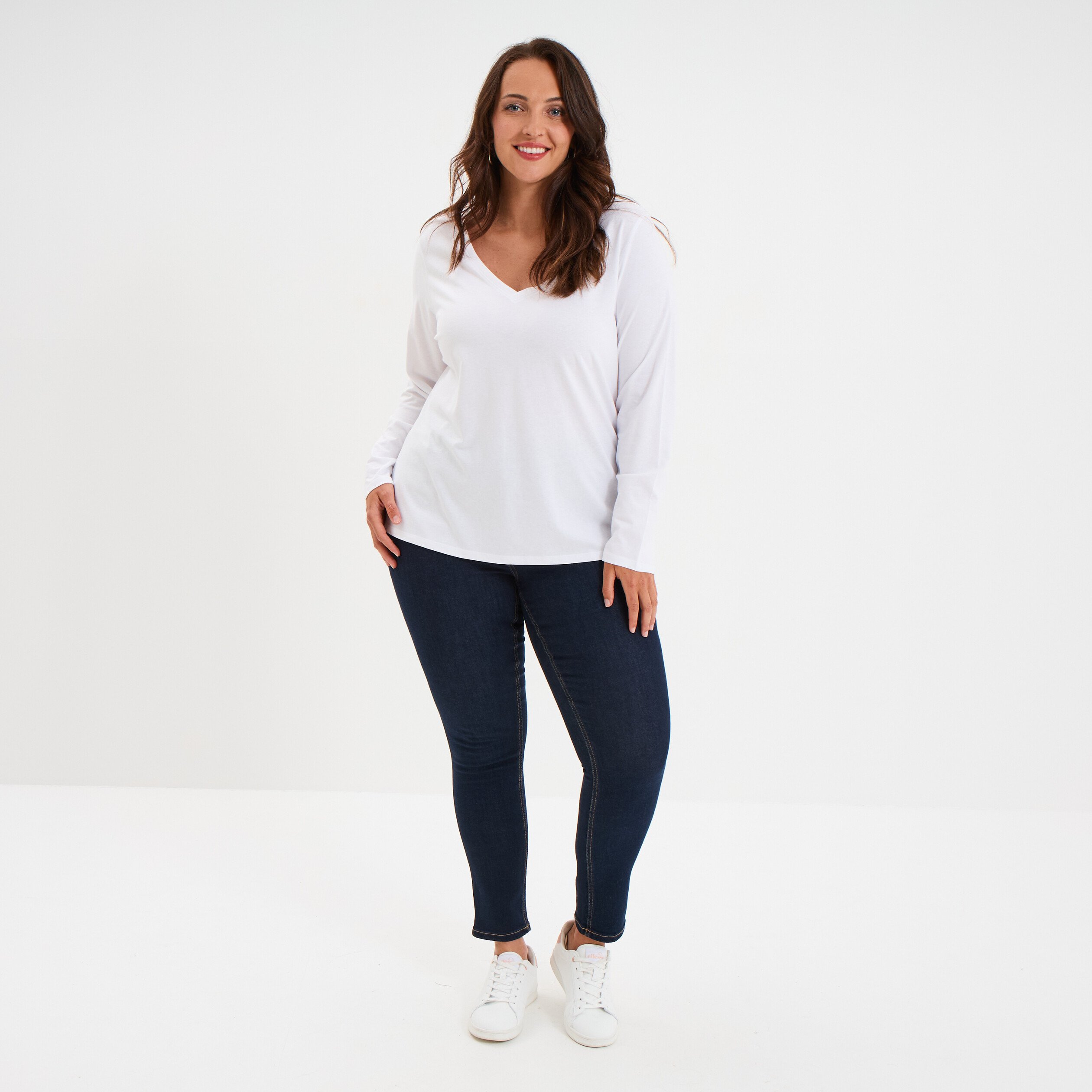 t shirt col en v manches longues coton blanc femmegt T-shirt col en V manches longues coton blanc femme grande taille