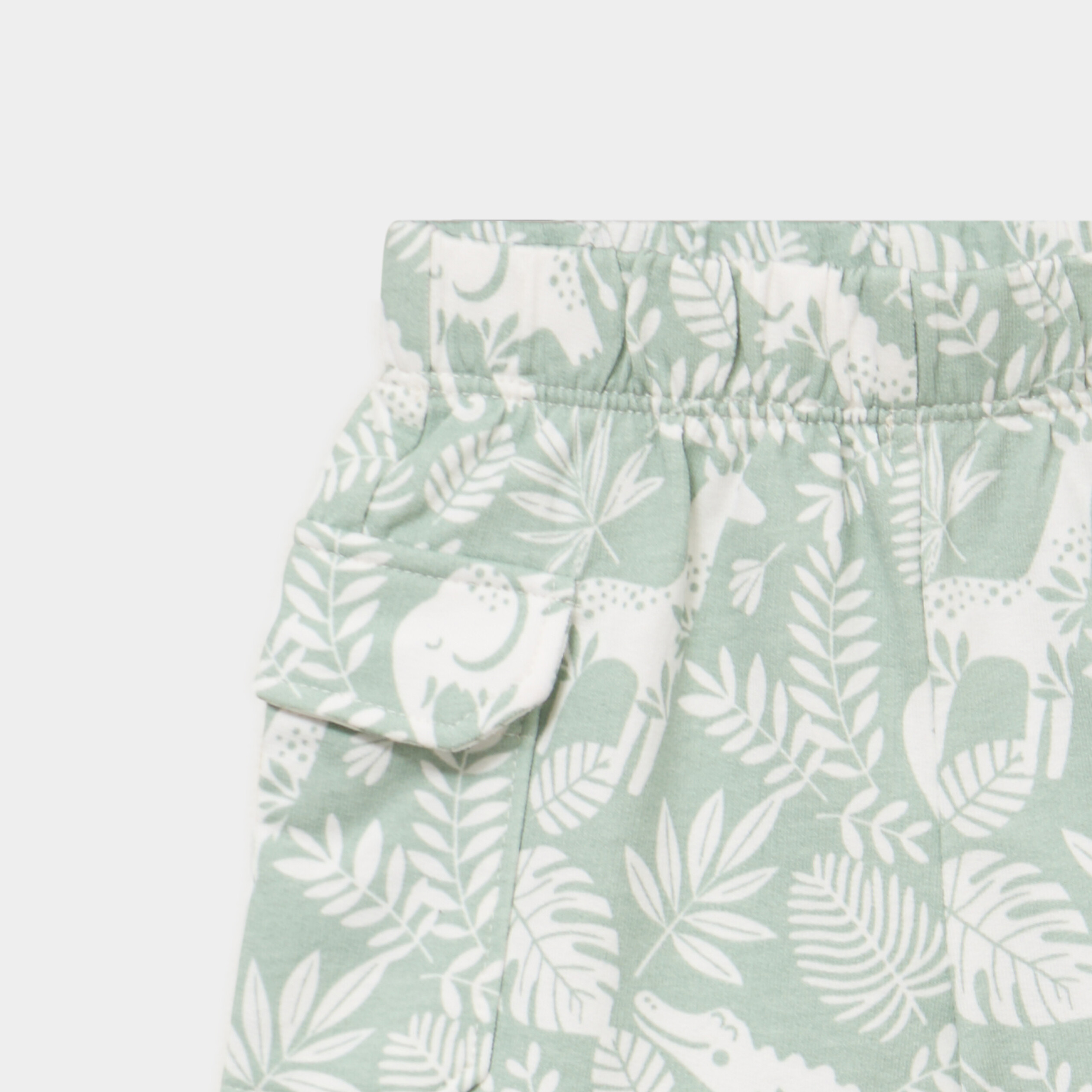 Short poches avec rabat vert pastel b&eacute;b&eacute; gar&ccedil;on