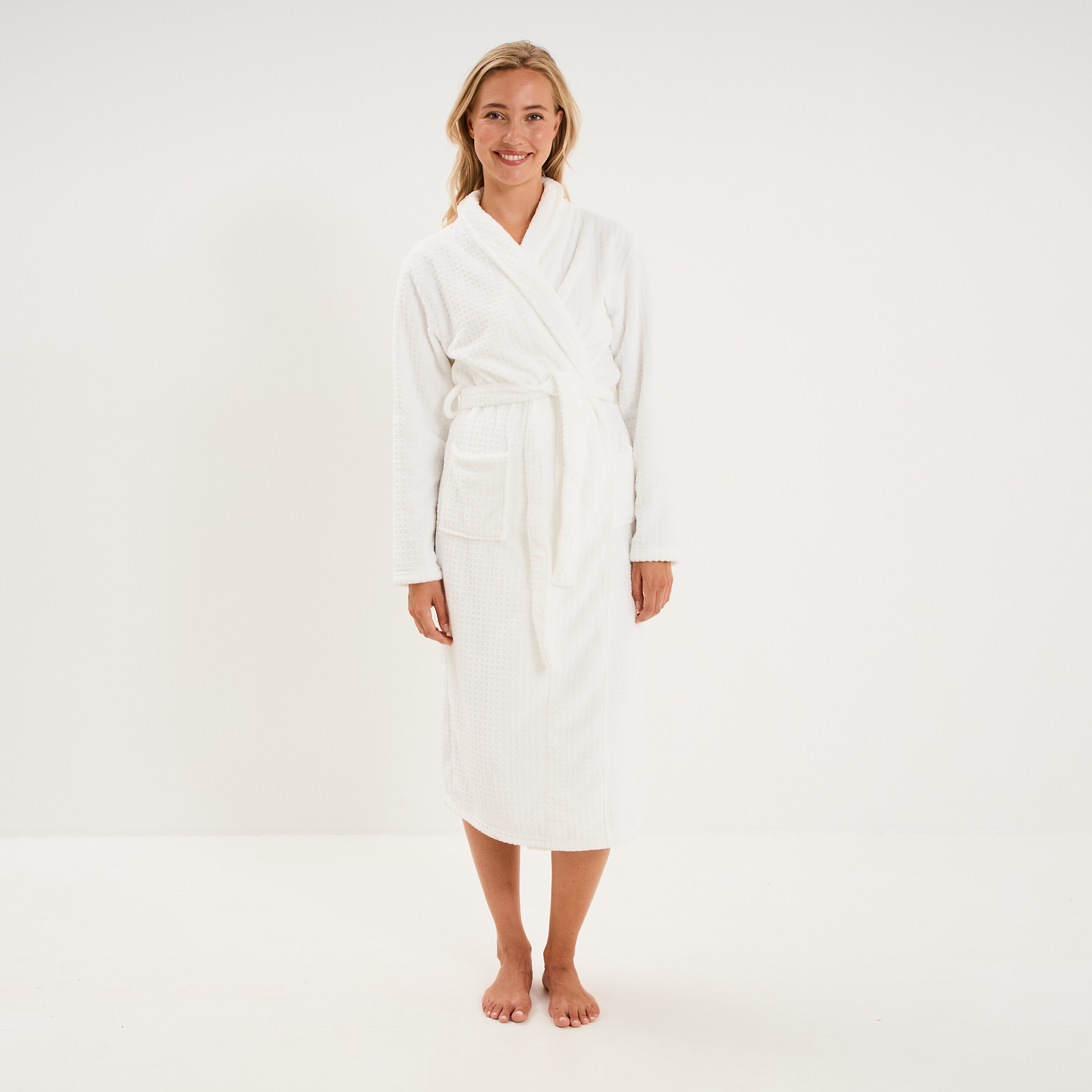 Peignoir long ceintur&eacute; 2 poches blanc femme