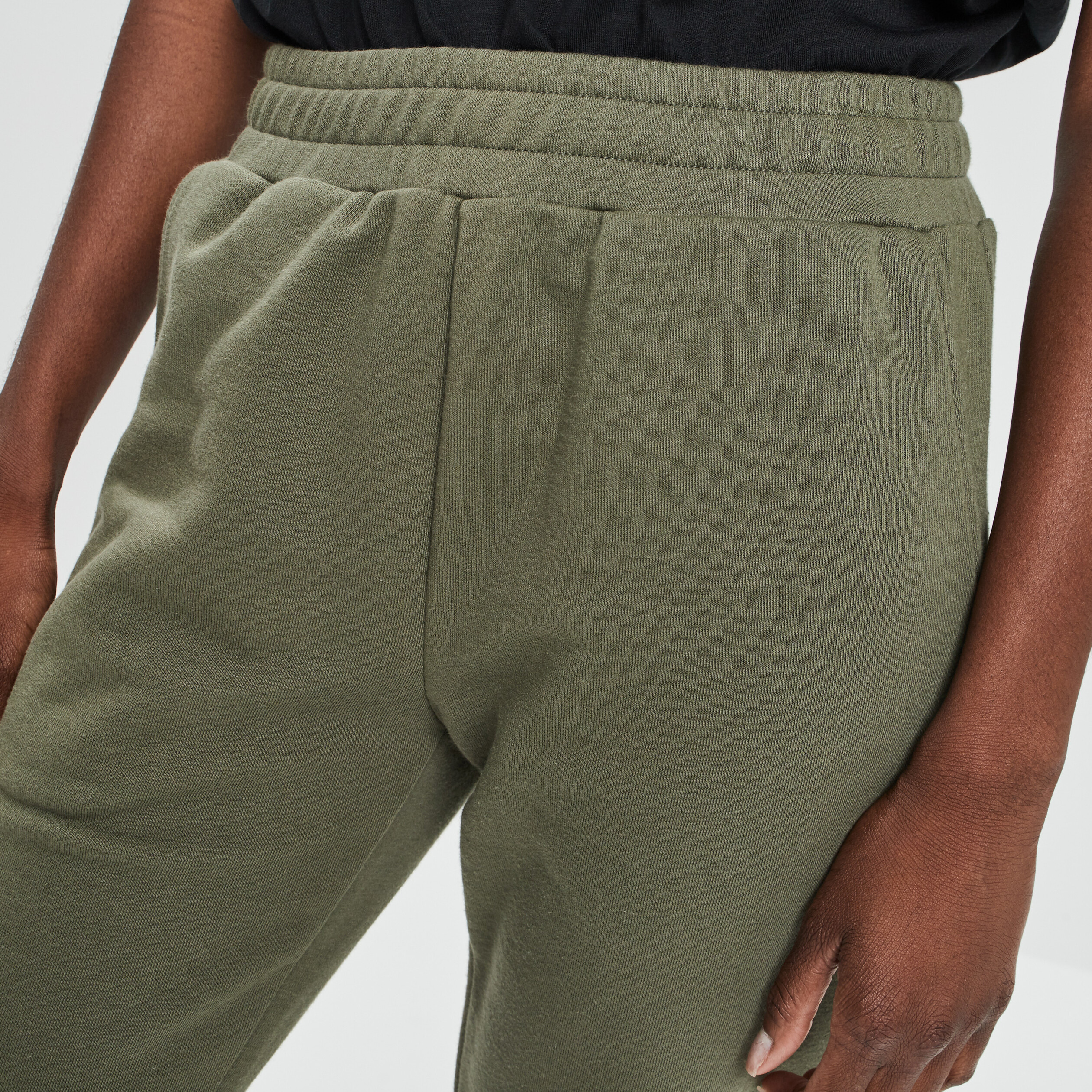 Pantalon jogging slim taille élastiquée vert kaki femme