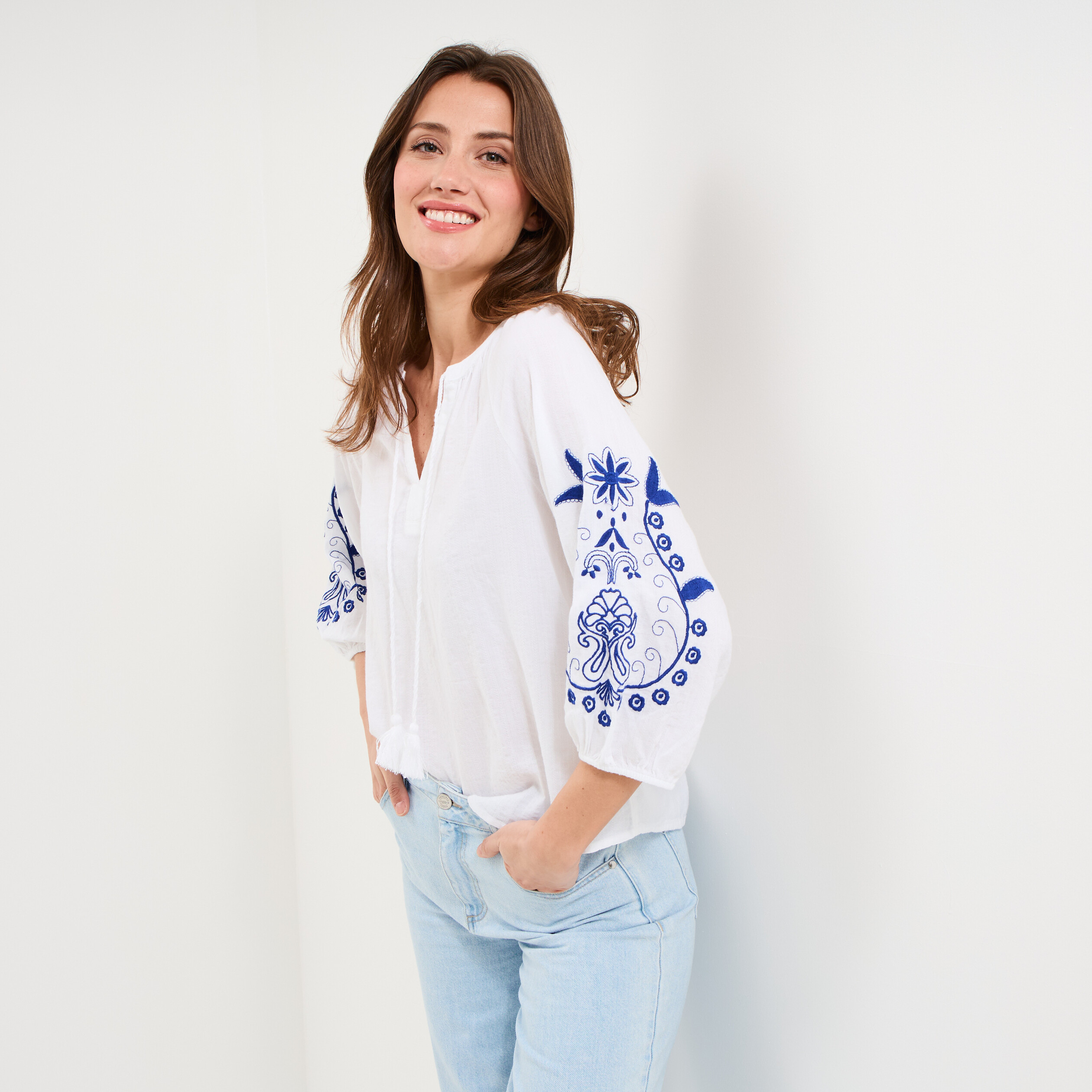 Blouse oversize manches brod&eacute;es coton blanc femme