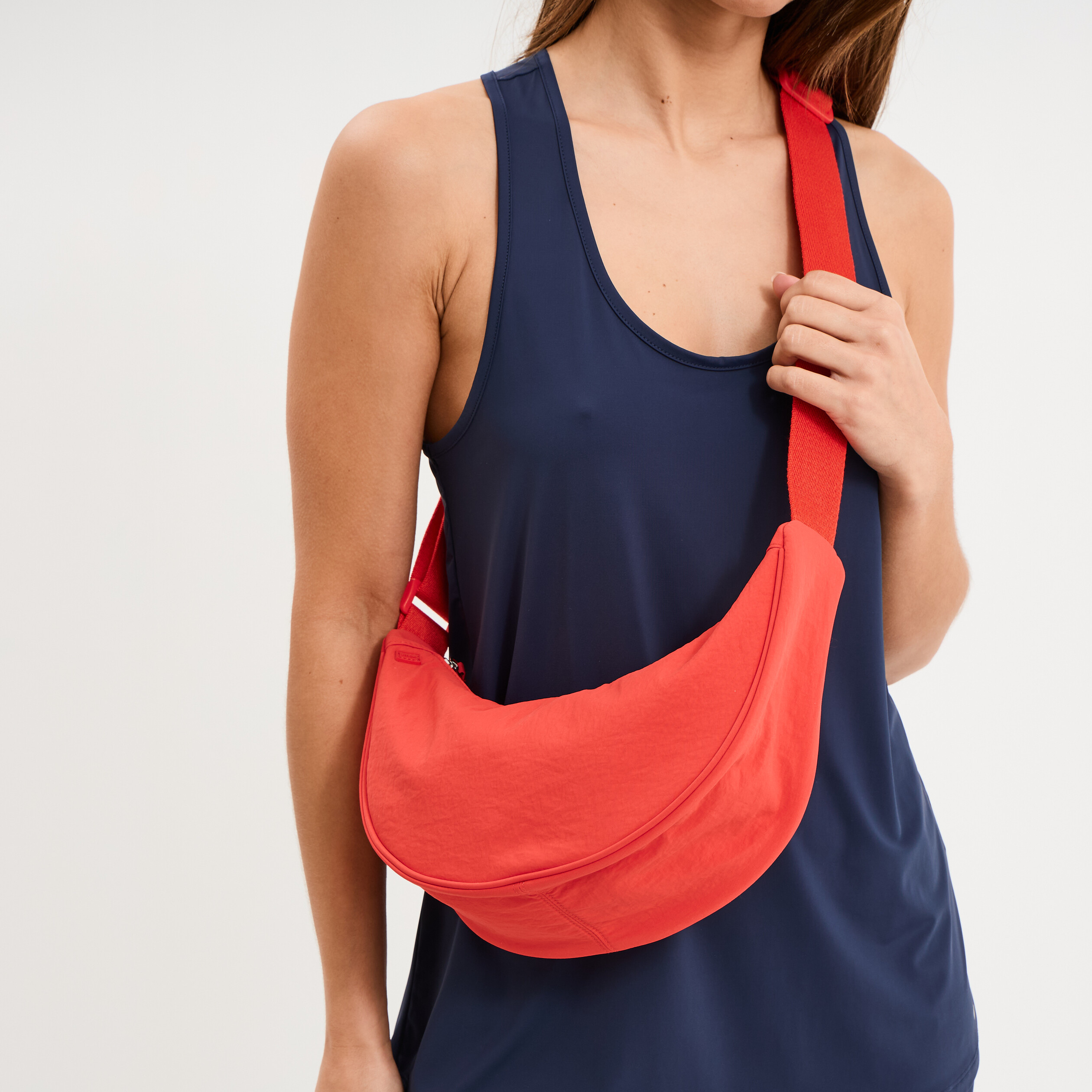 Sac banane en bandouli&egrave;re rouge clair femme