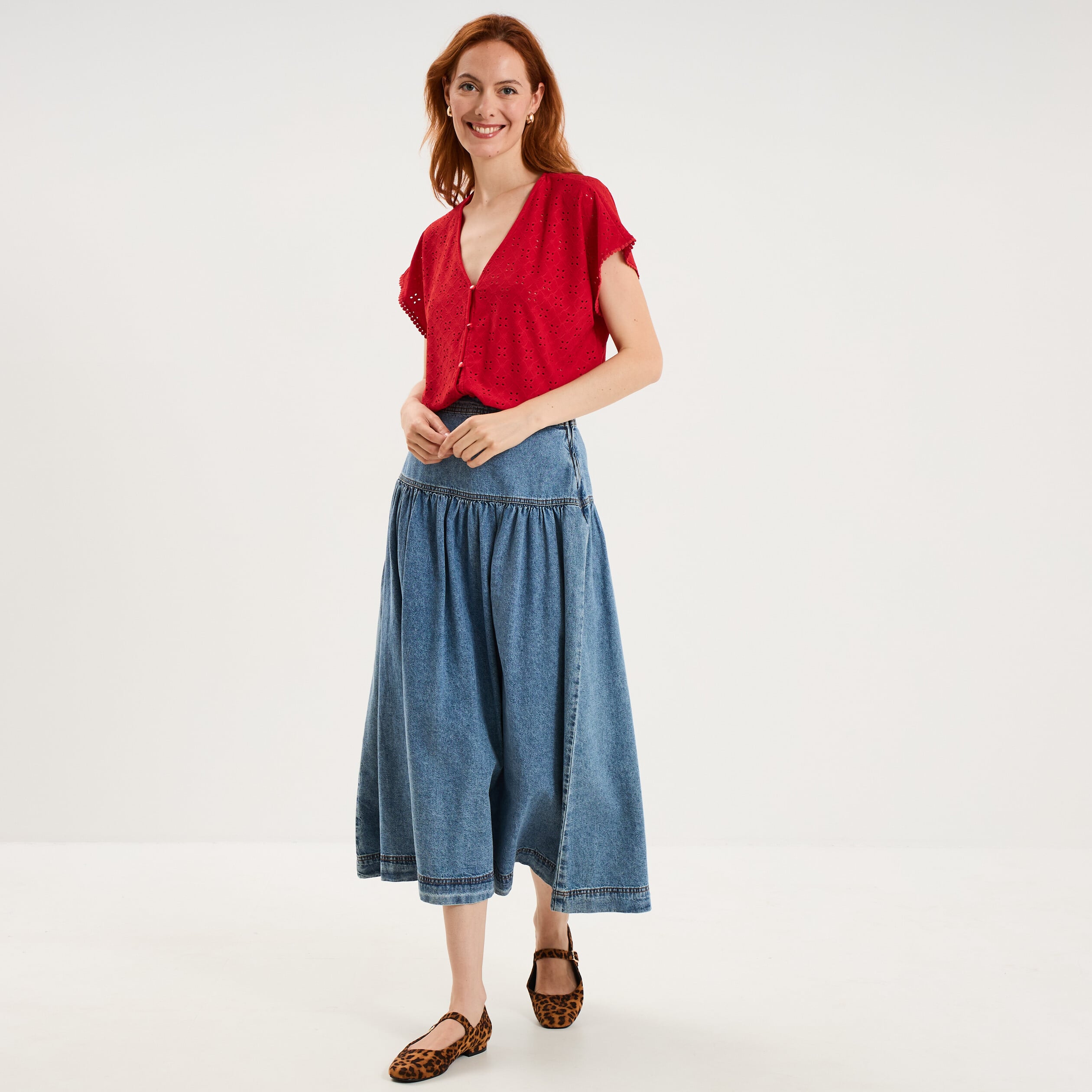 T-shirt dentelle avec boutons rouge femme