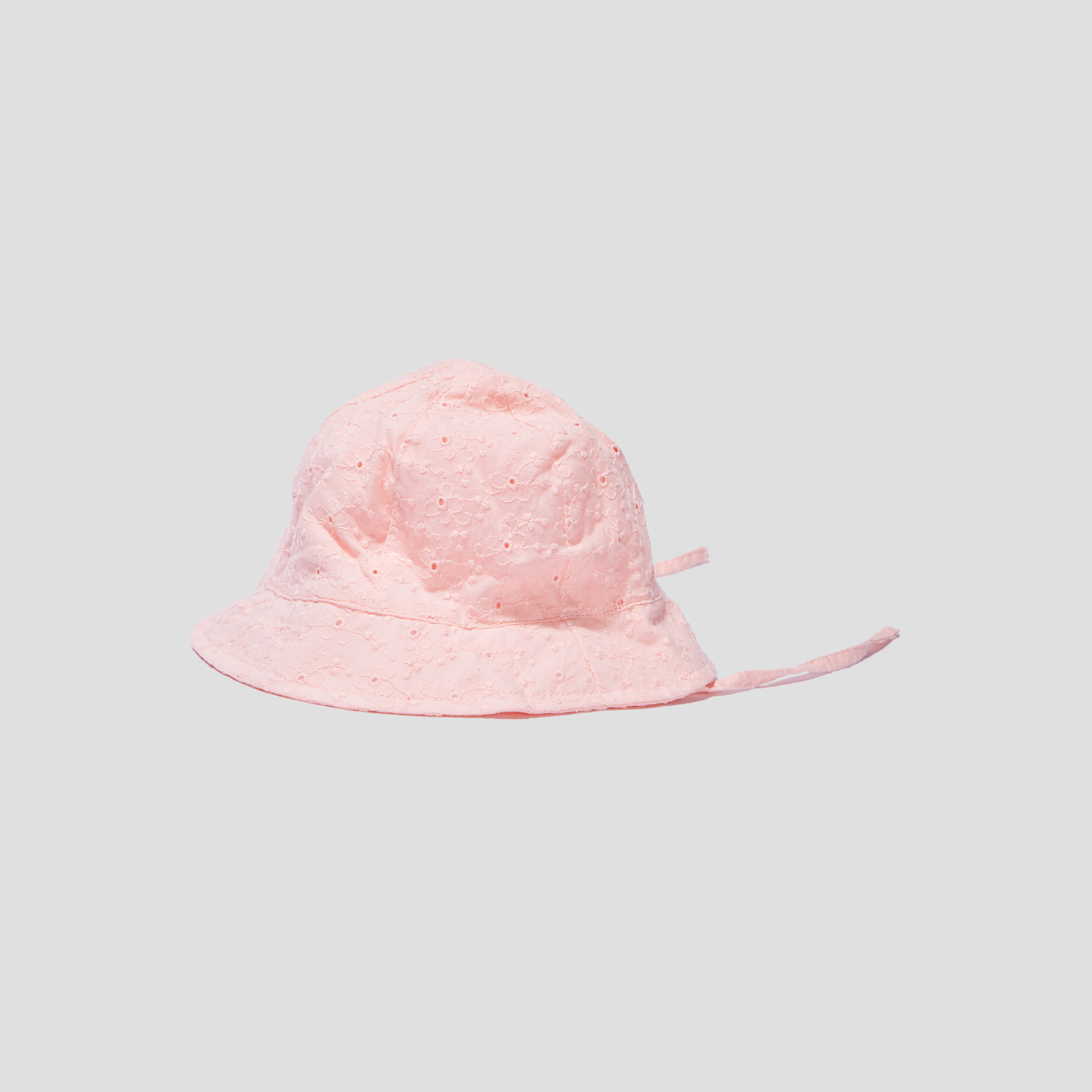 capeline en broderie anglaise coton rose bebef Capeline en broderie anglaise coton rose bébé fille