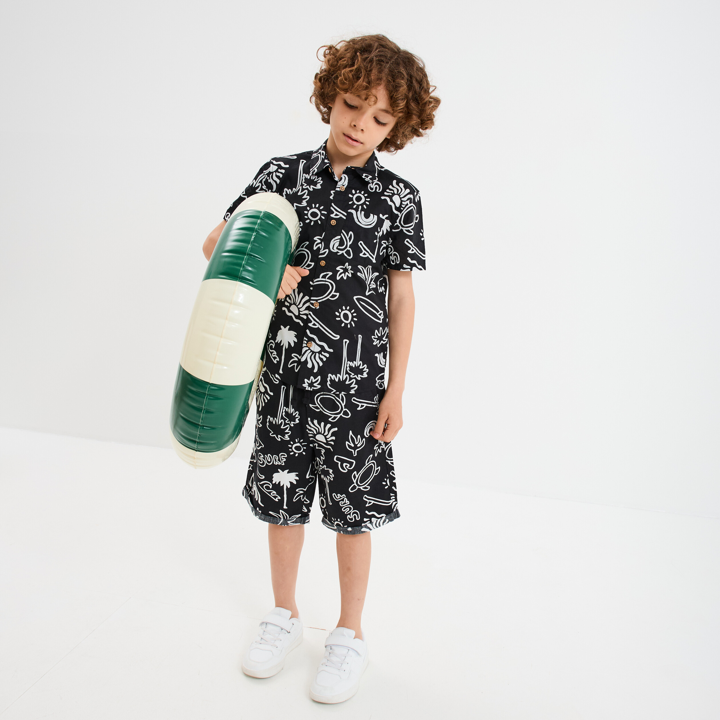 Short bermuda droit taille &eacute;lastiqu&eacute;e noir gar&ccedil;on