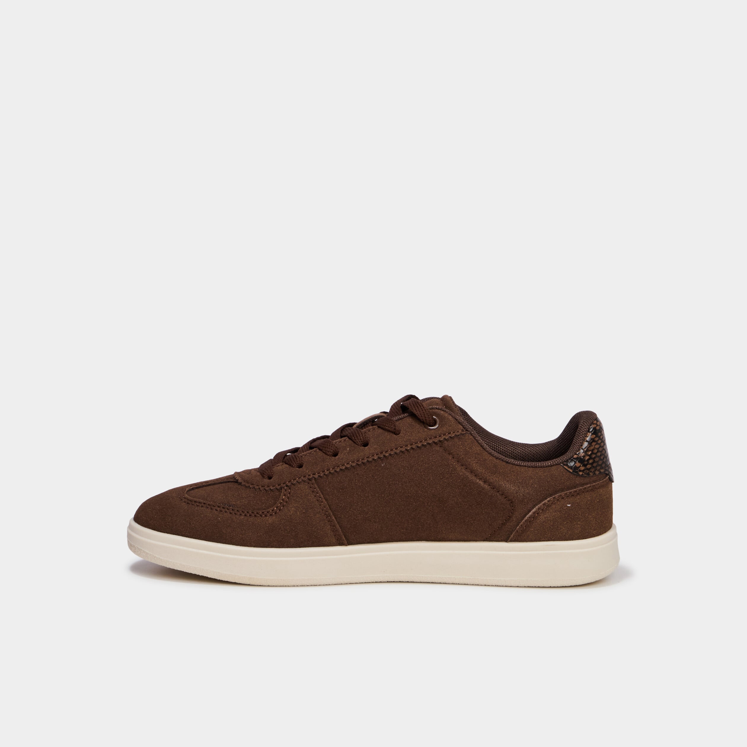Baskets en su&eacute;dine &agrave; lacets marron femme