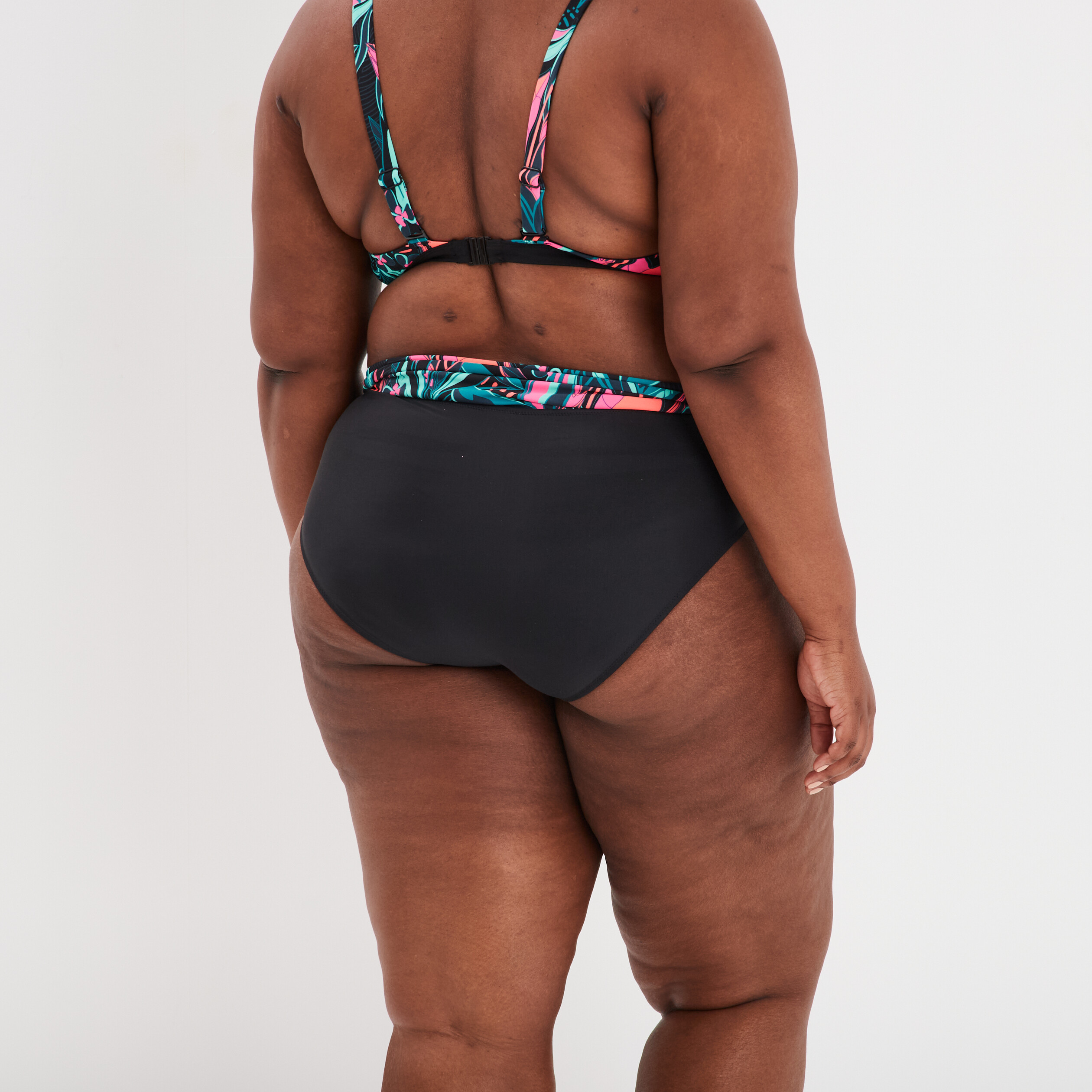 bas de maillot de bain noir femmegt Bas de maillot de bain noir femme grande taille