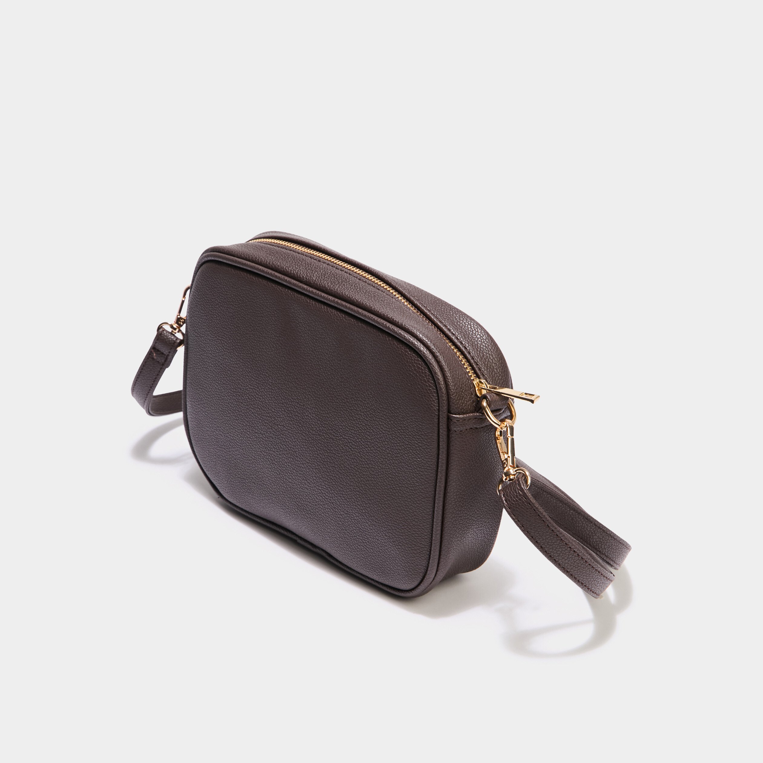 sac avec 2 bandoulieres marron fonce femme Sac avec 2 bandoulières marron foncé femme