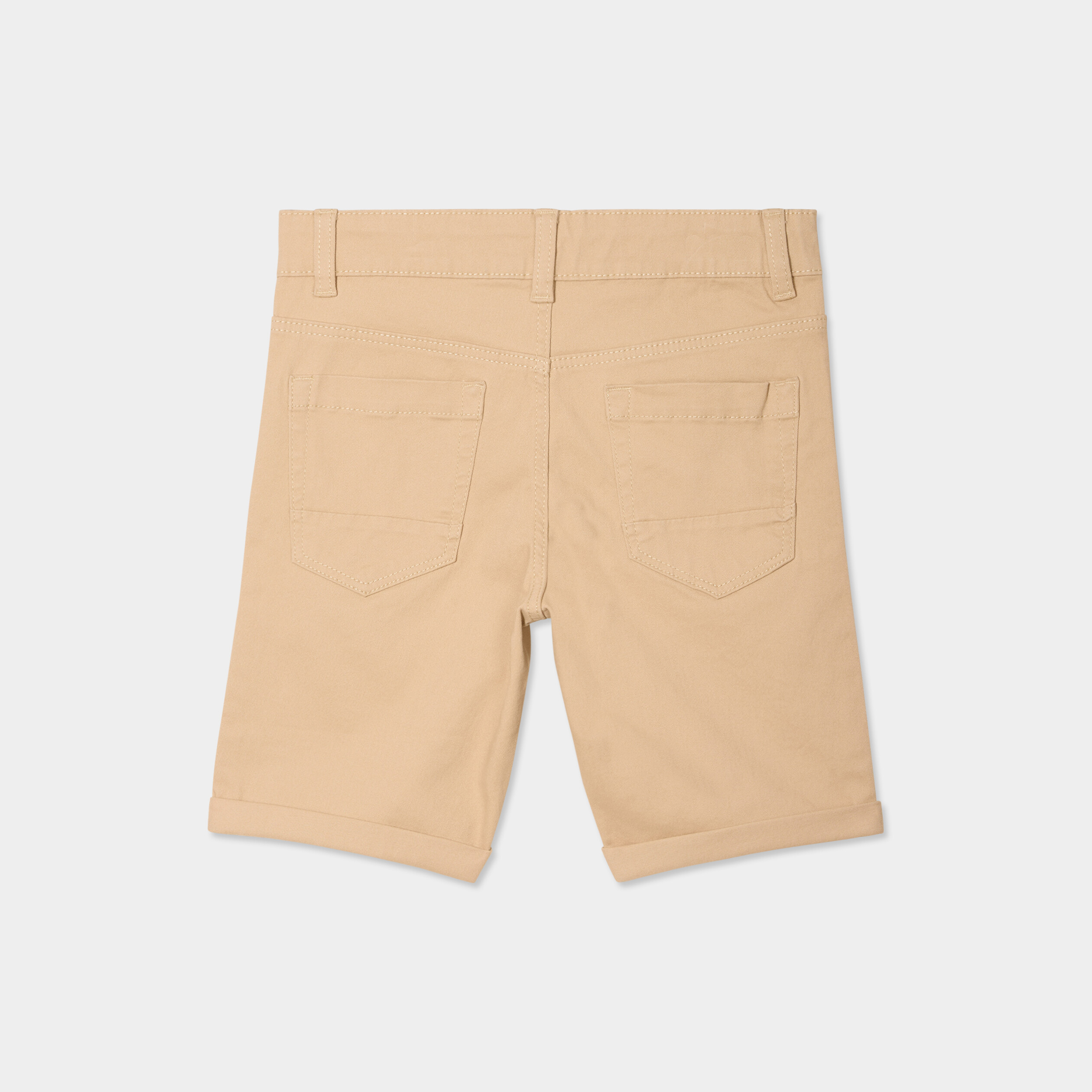 bermuda droit ajuste a ourlets beige garcon Bermuda droit ajusté à ourlets beige garçon