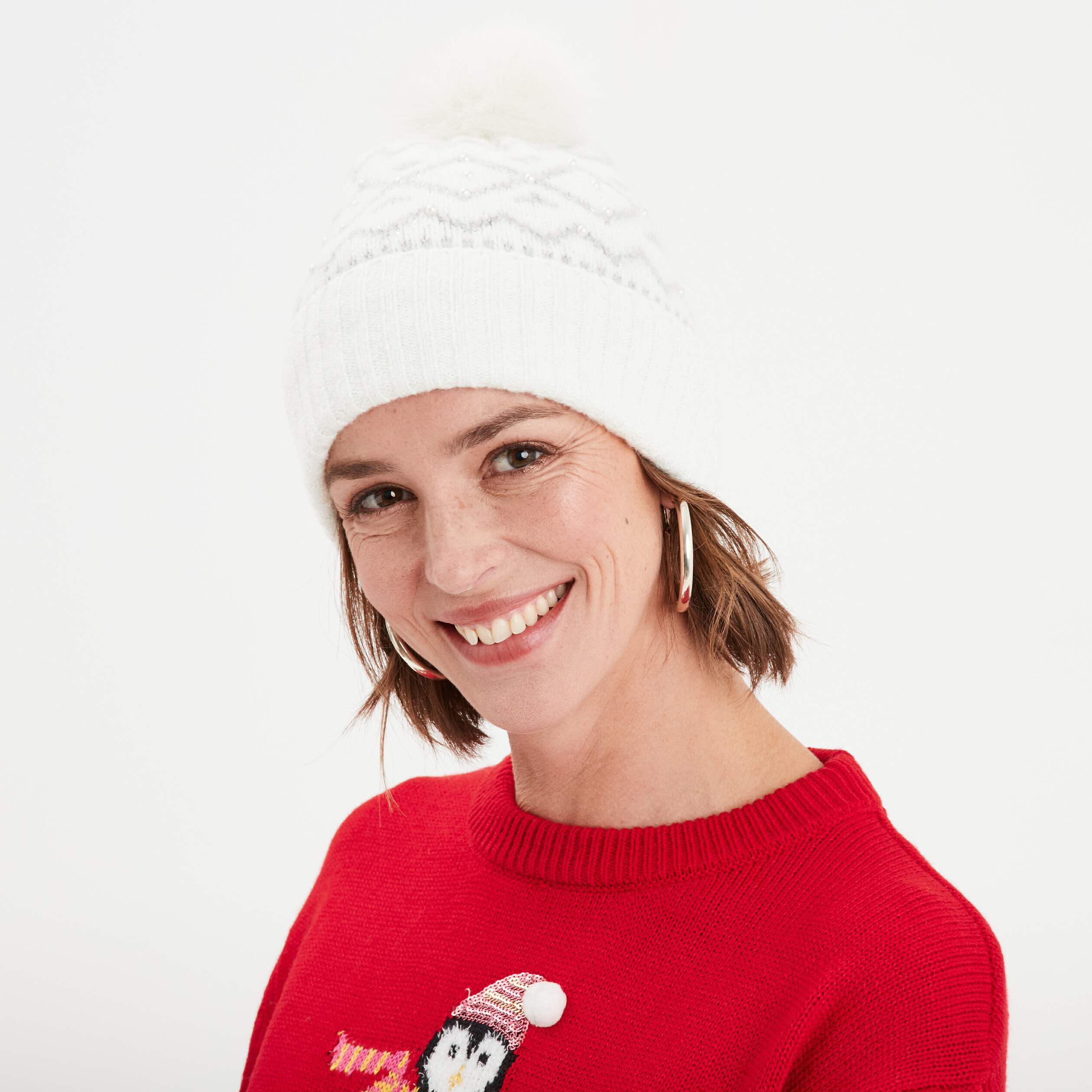 Bonnet avec pompon ivoire femme