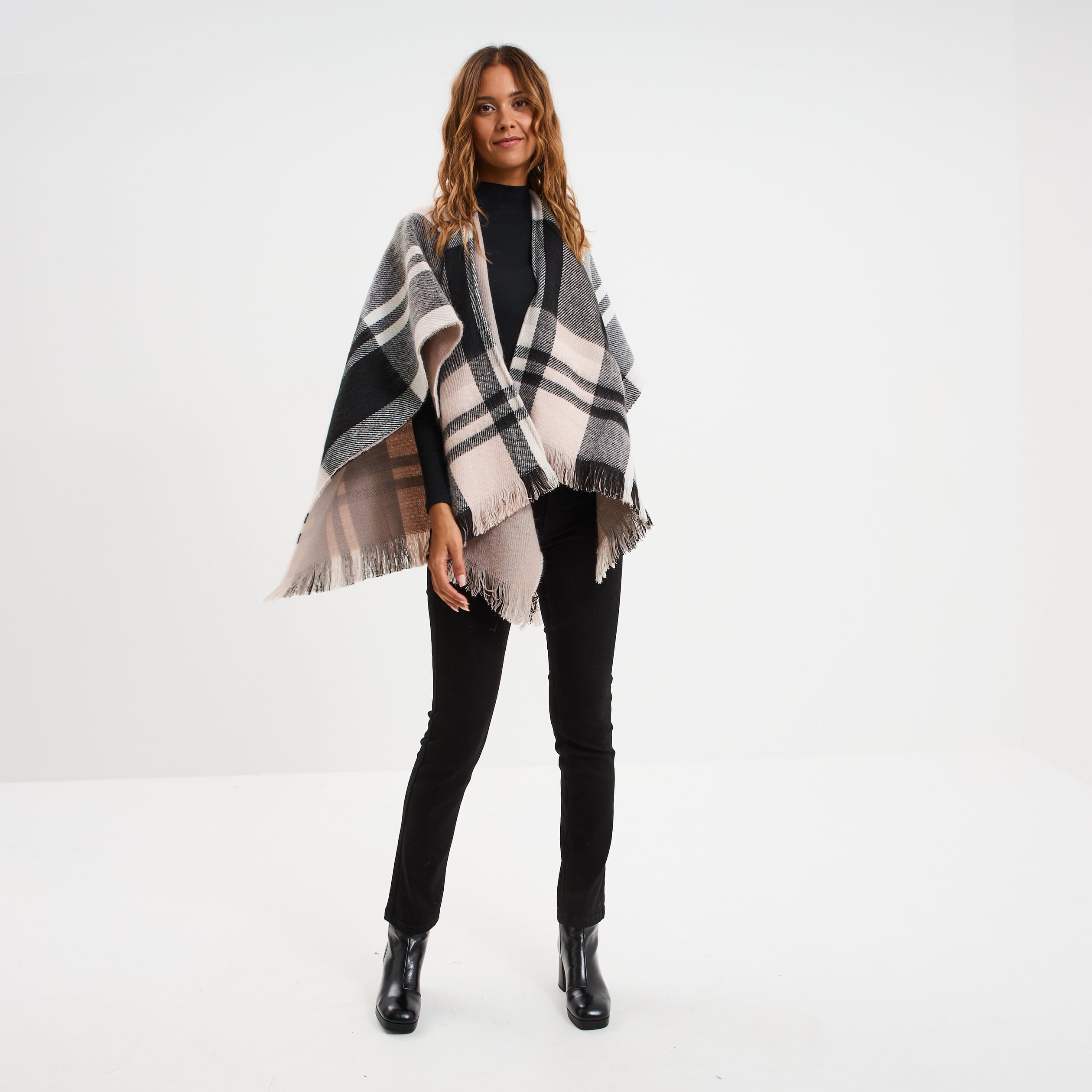 Poncho &agrave; franges mi-long noir femme