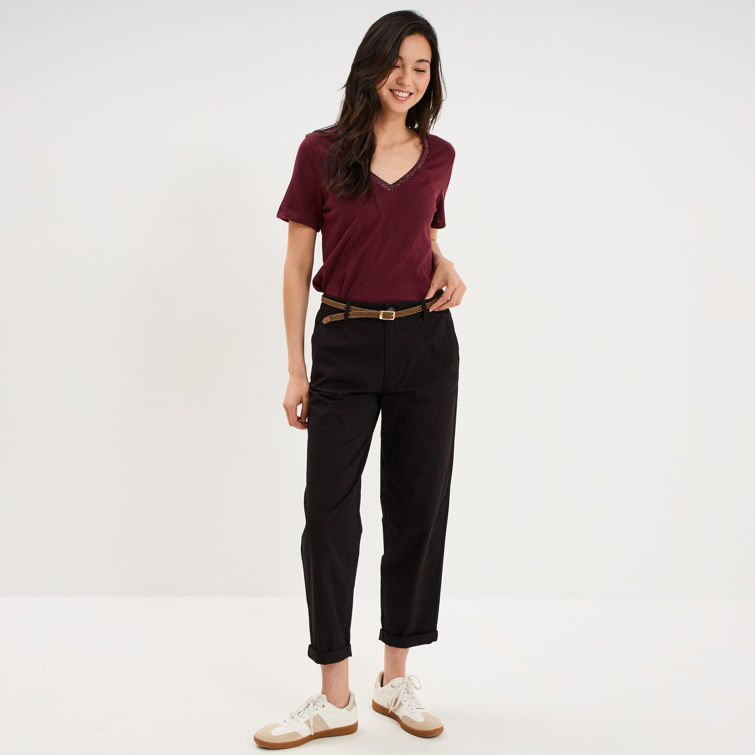 Pantalon chino regular ceinture tress&eacute;e noir femme