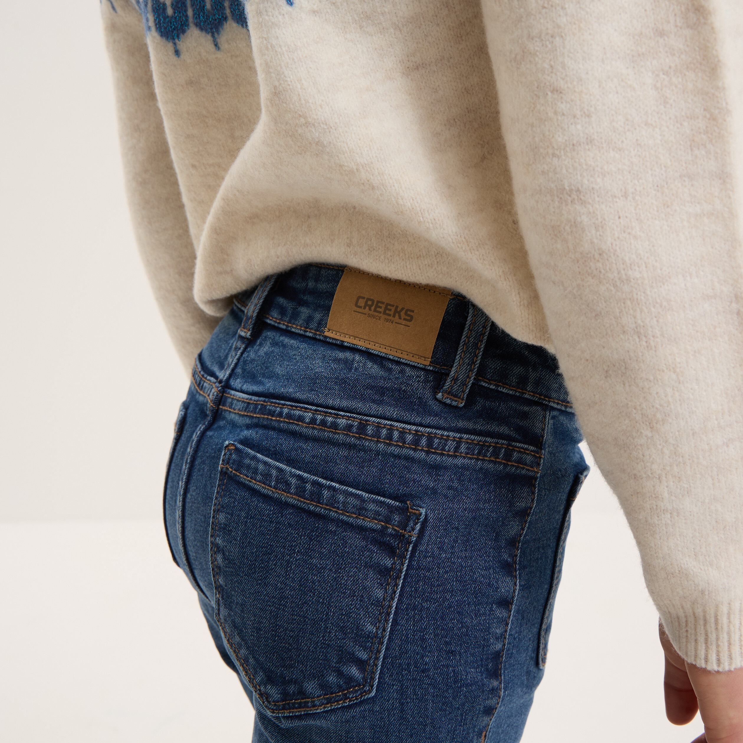 Jean flare poches plaqu&eacute;es bleu fonc&eacute; fille