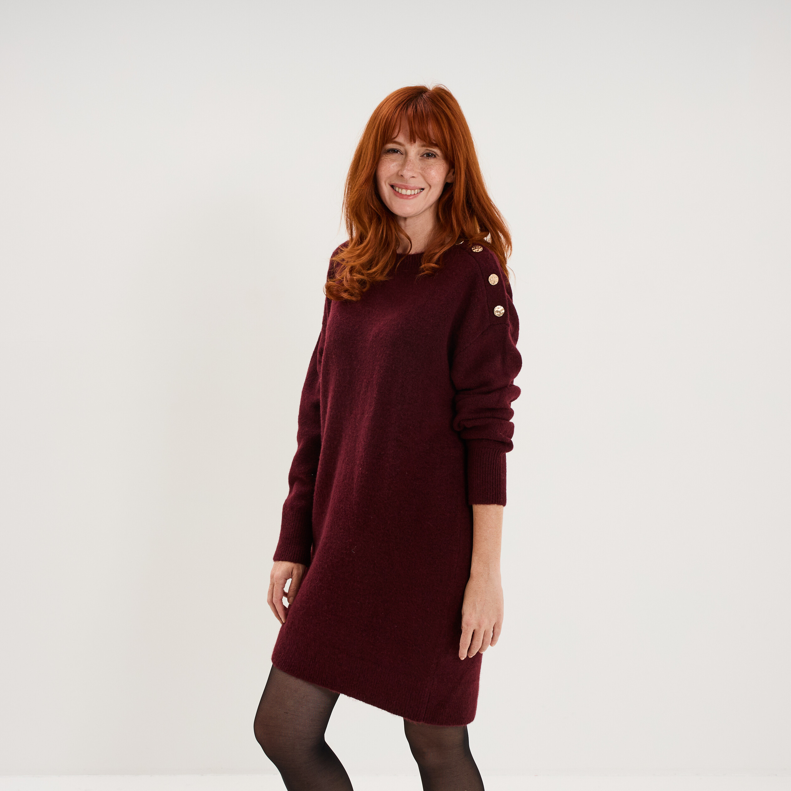 Robe pull longueur genou boutons &eacute;paule violet fonc&eacute; femme