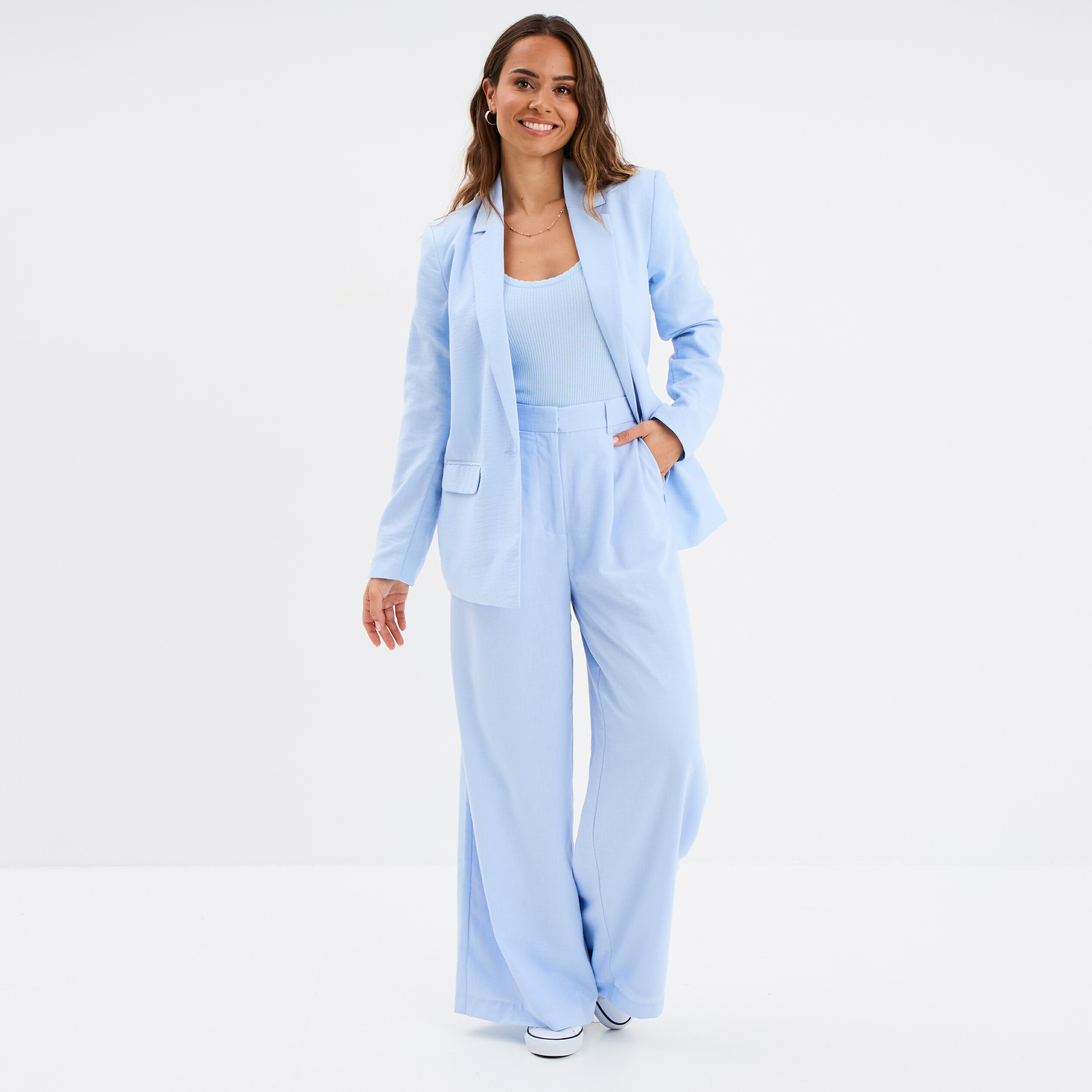 pantalon large avec pinces bleu ciel femme Pantalon large avec pinces bleu ciel femme