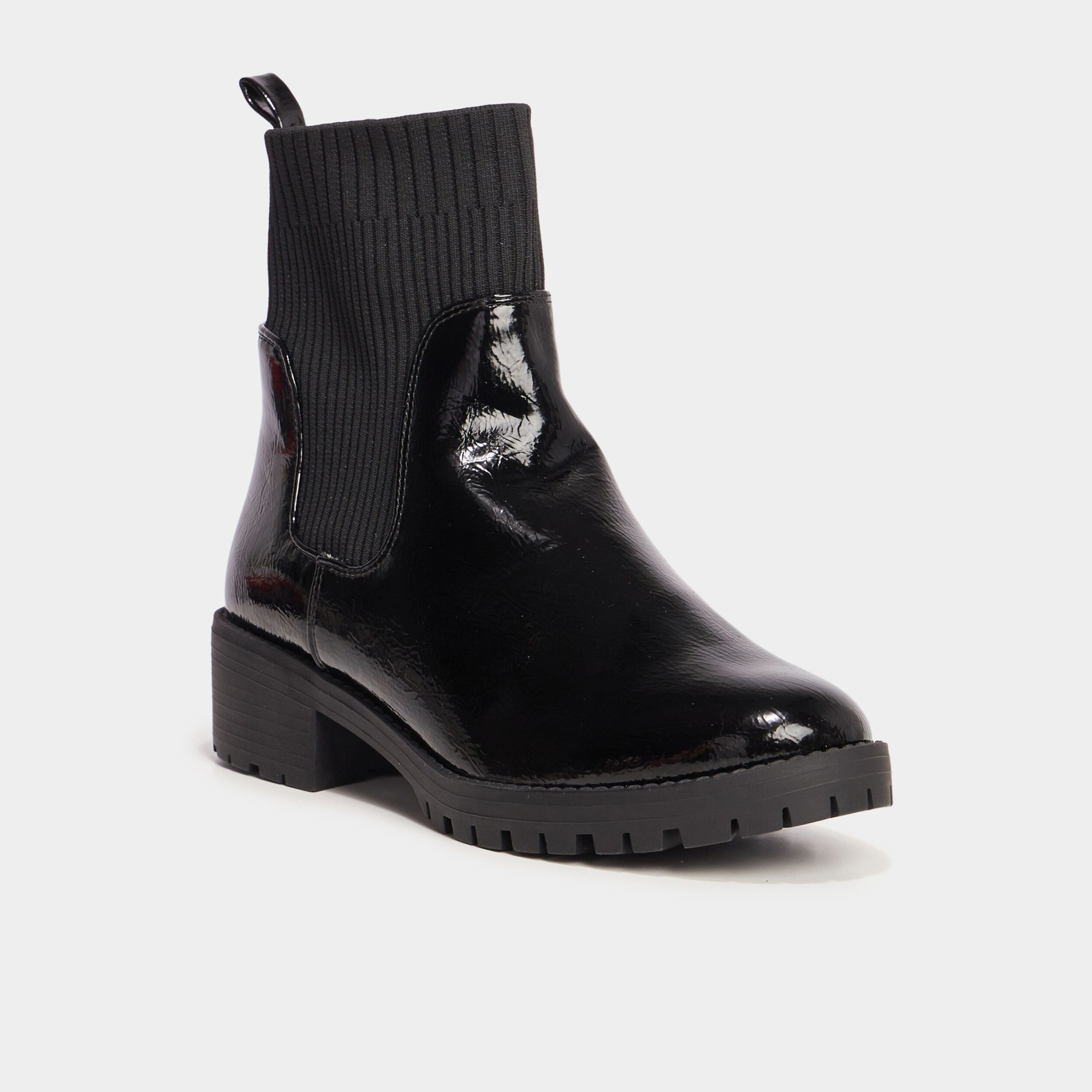 Bottines chelsea vernies &agrave; talons plats noir femme
