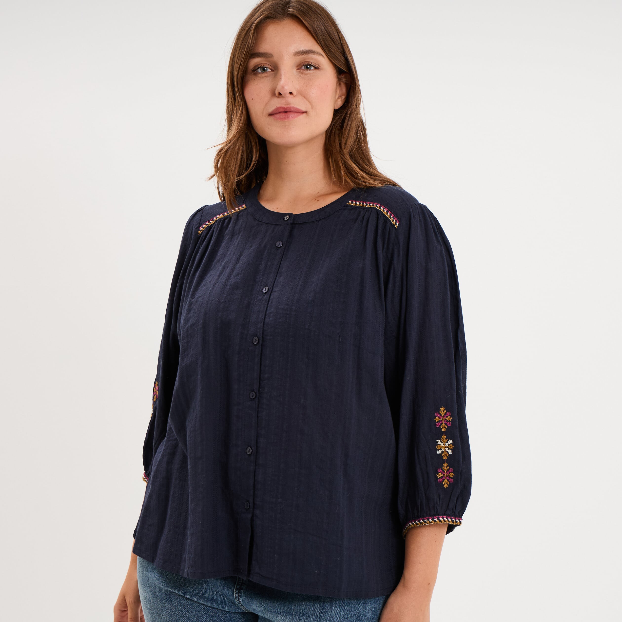 Blouse brod&eacute;e manches bouffantes 3/4 bleu fonc&eacute; femme grande taille