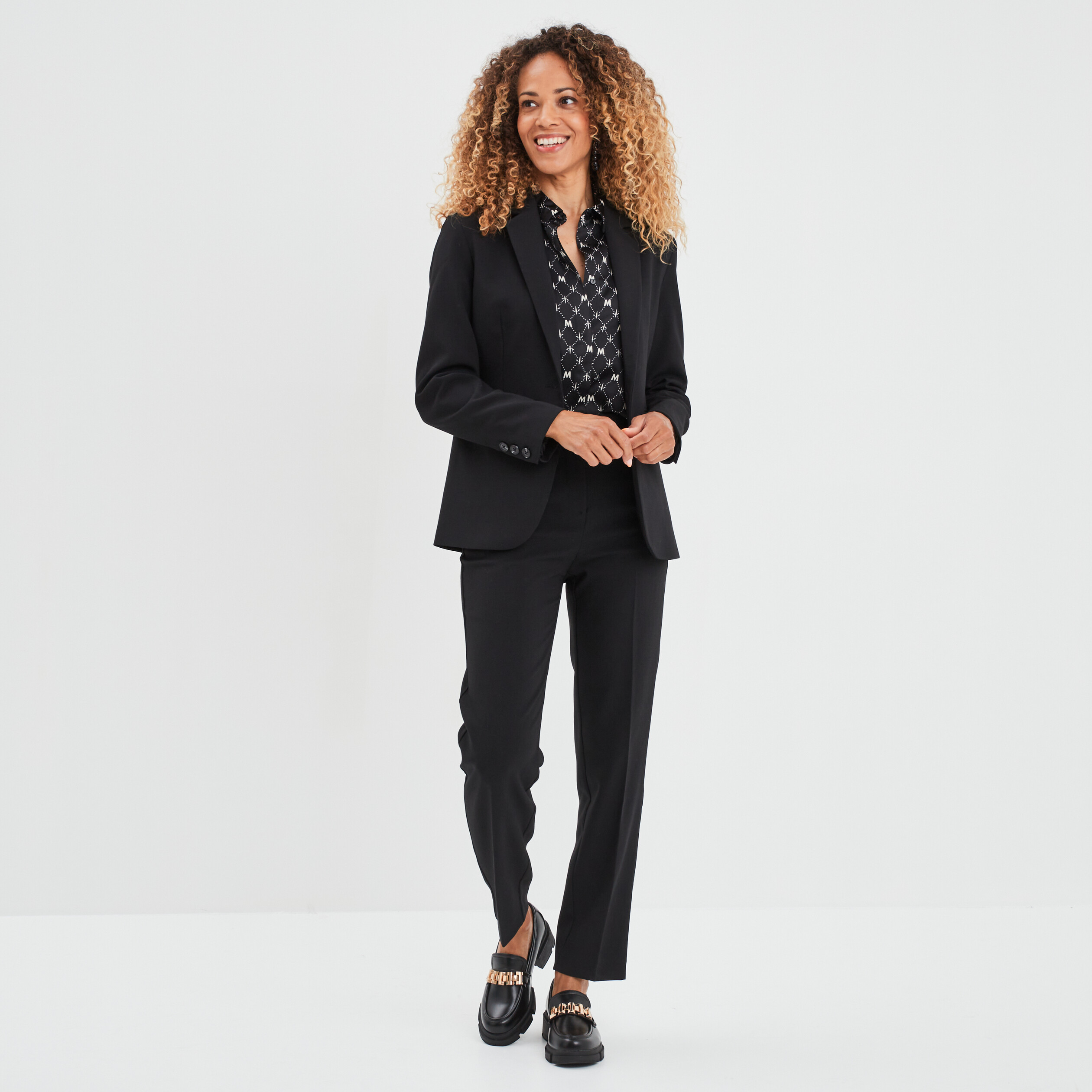 Veste droite boutonnée manches longues noir femme