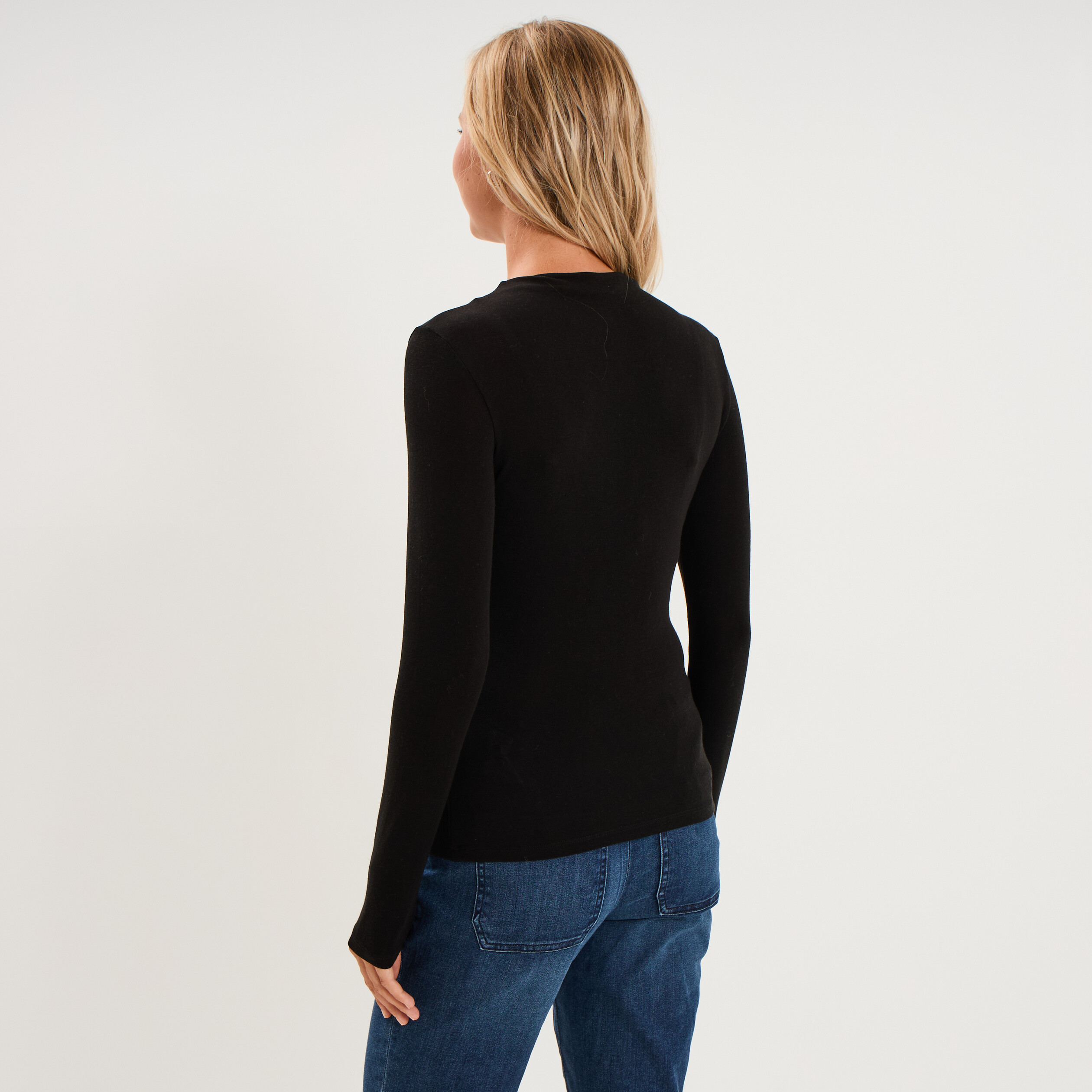 T-shirt cintr&eacute; col montant lyocell noir femme
