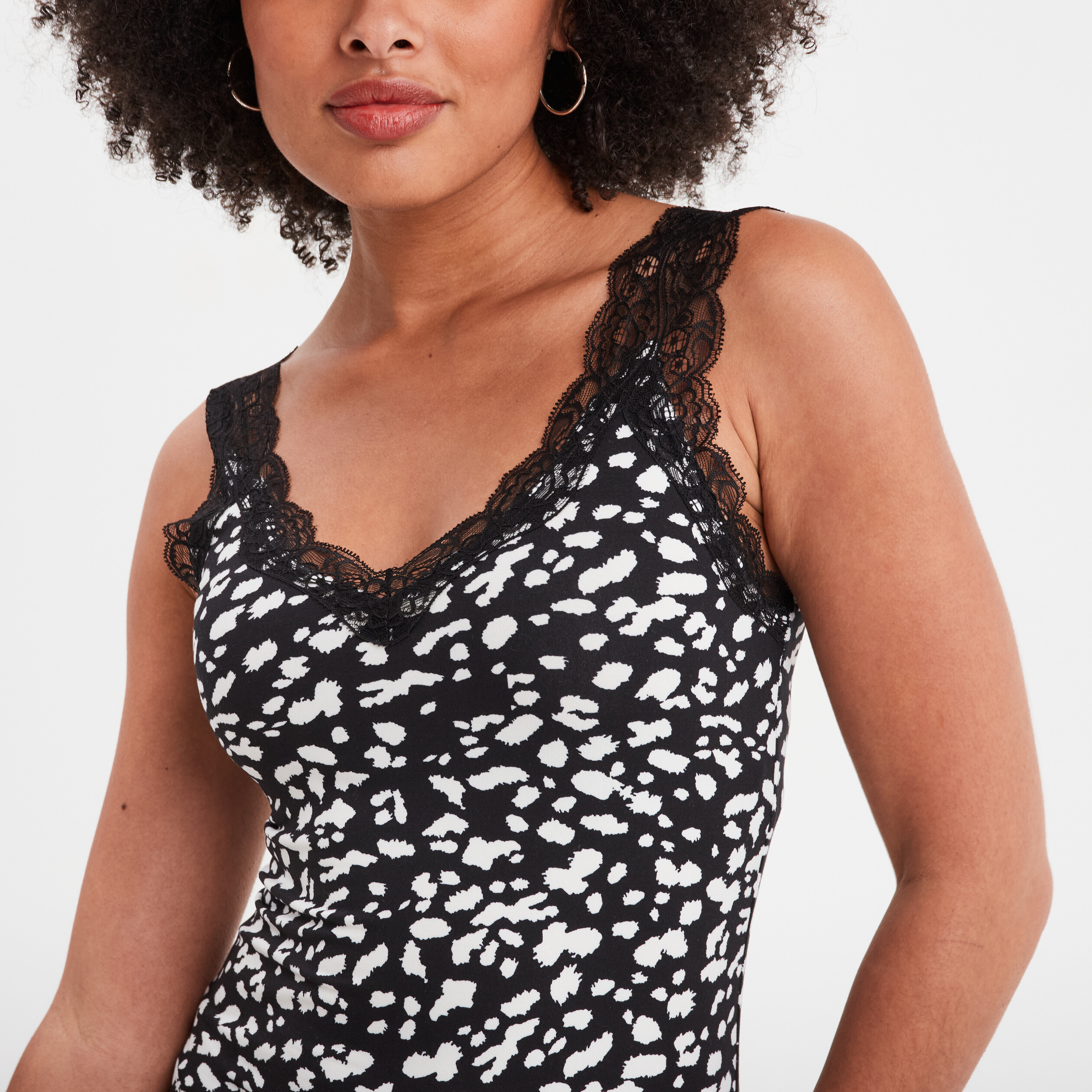 debardeur bretelles larges avec dentelle noir femme Débardeur bretelles larges avec dentelle noir femme