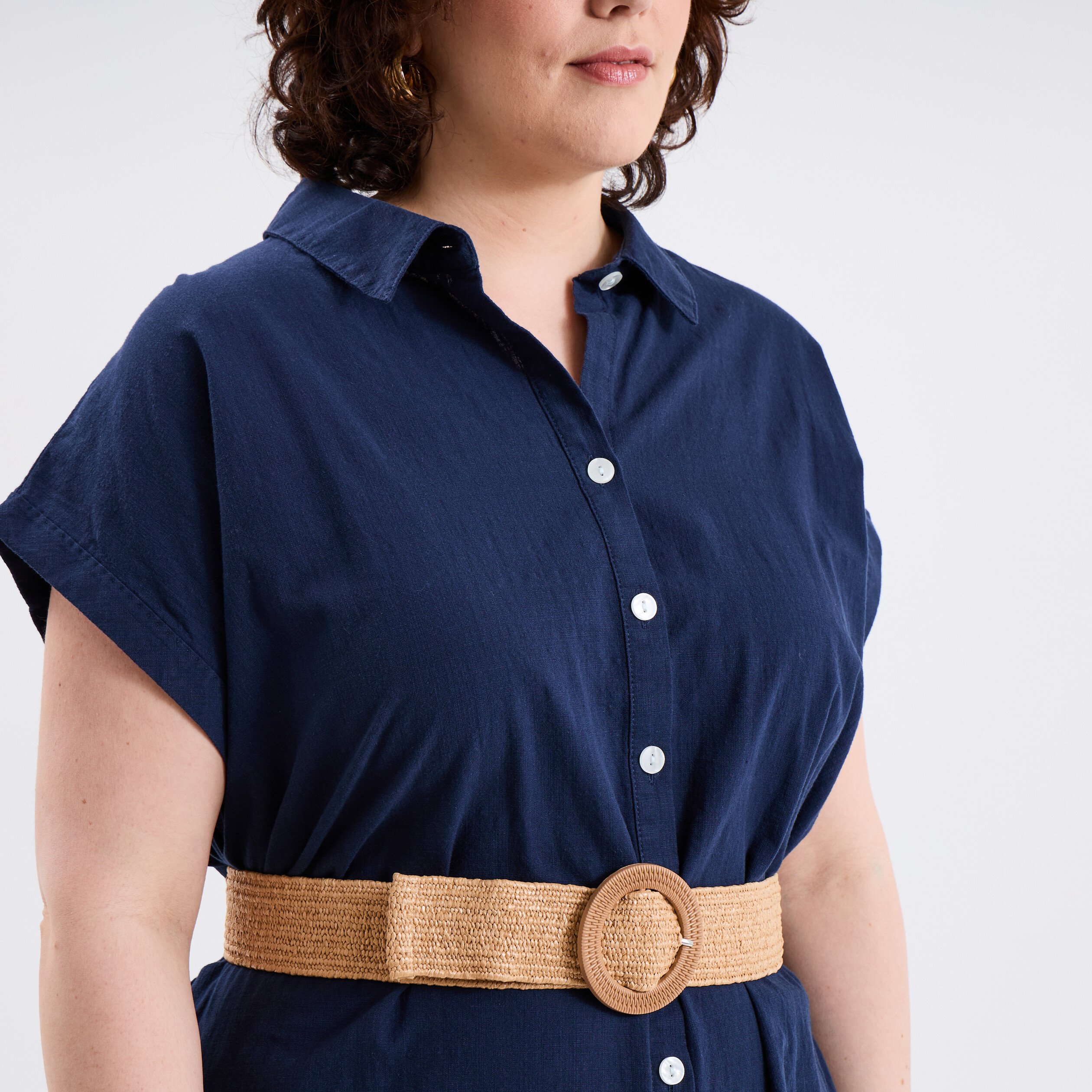 robe chemise ceinturee coton bleu fonce femmegt Robe chemise ceinturée coton bleu foncé femme grande taille