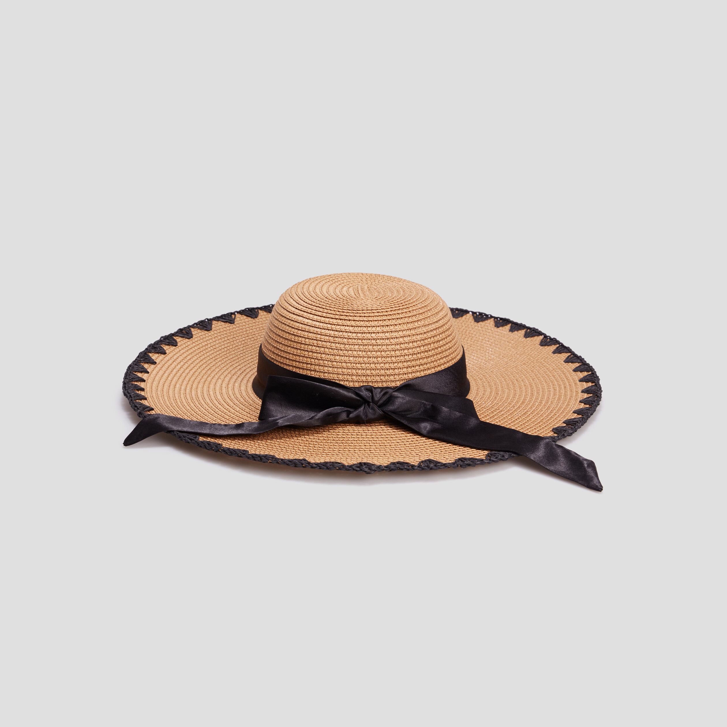 Capeline avec noeud marron femme
