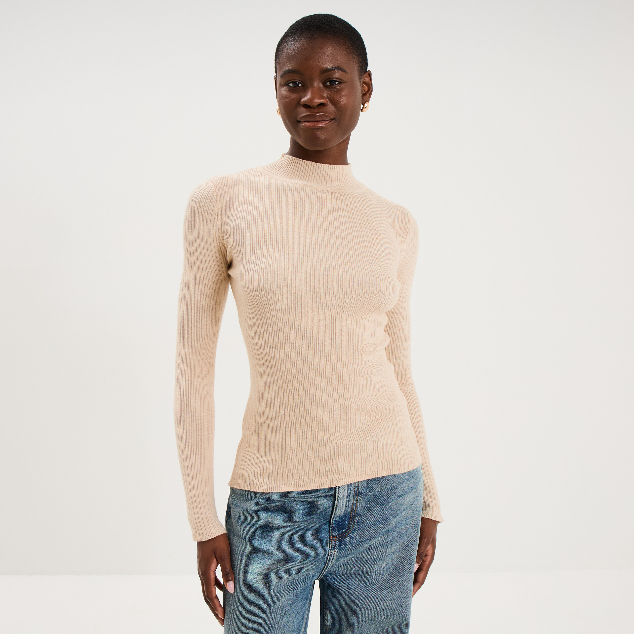 Pull ajust&eacute; c&ocirc;tel&eacute; col montant beige femme