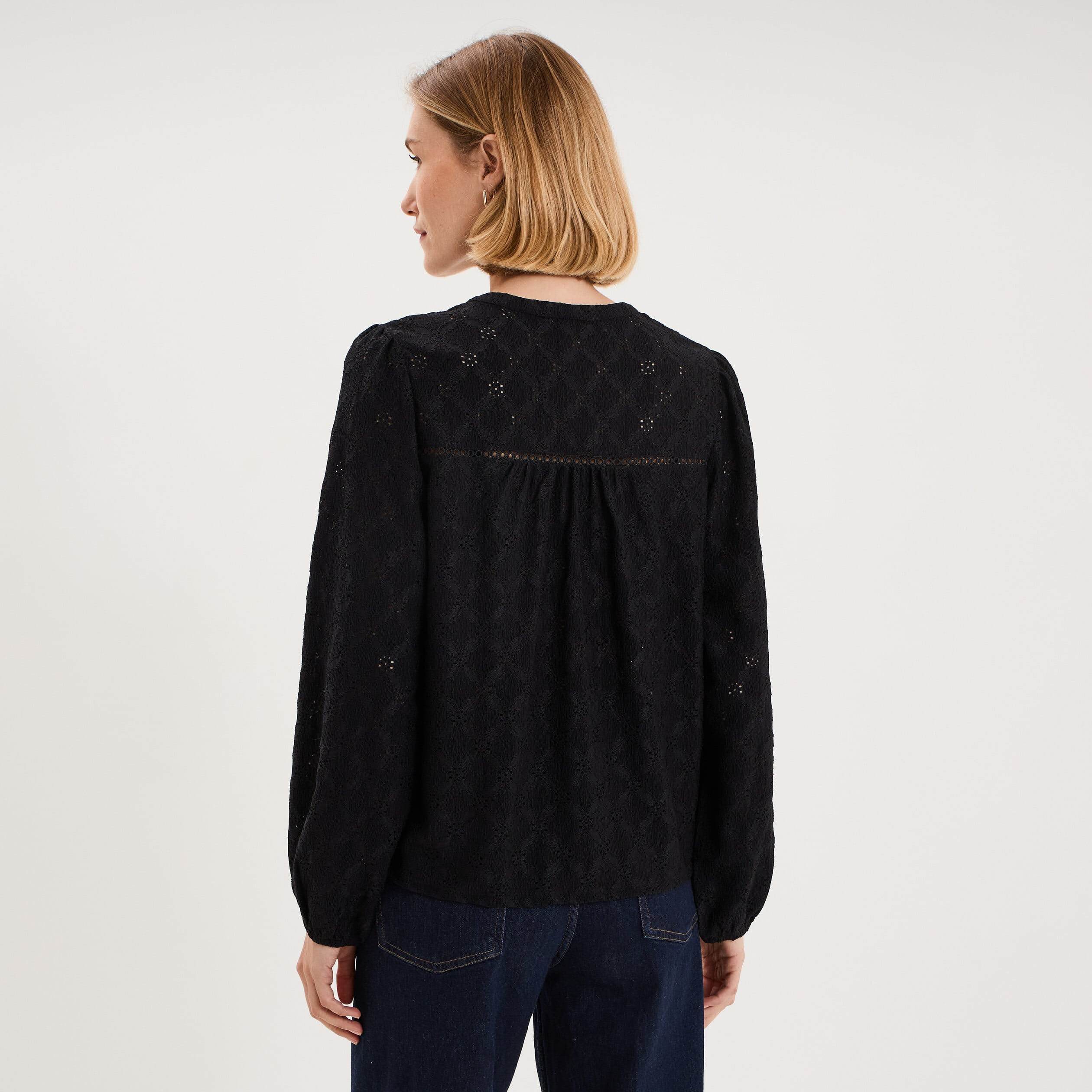 Blouse broderie anglaise col tunisien noir femme