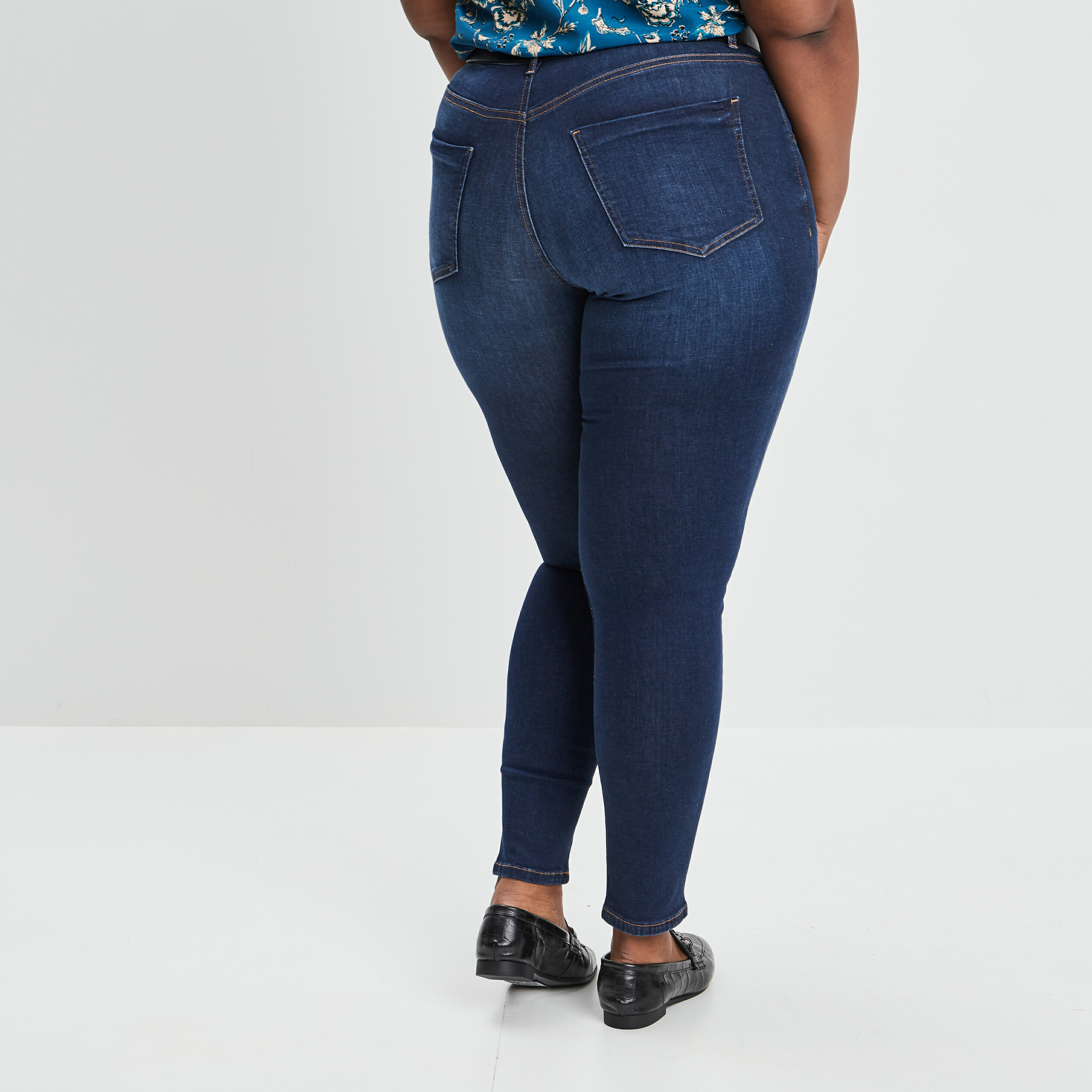 jeans slim ceinture denim brut femmegt Jeans slim ceinturé denim brut femme grande taille